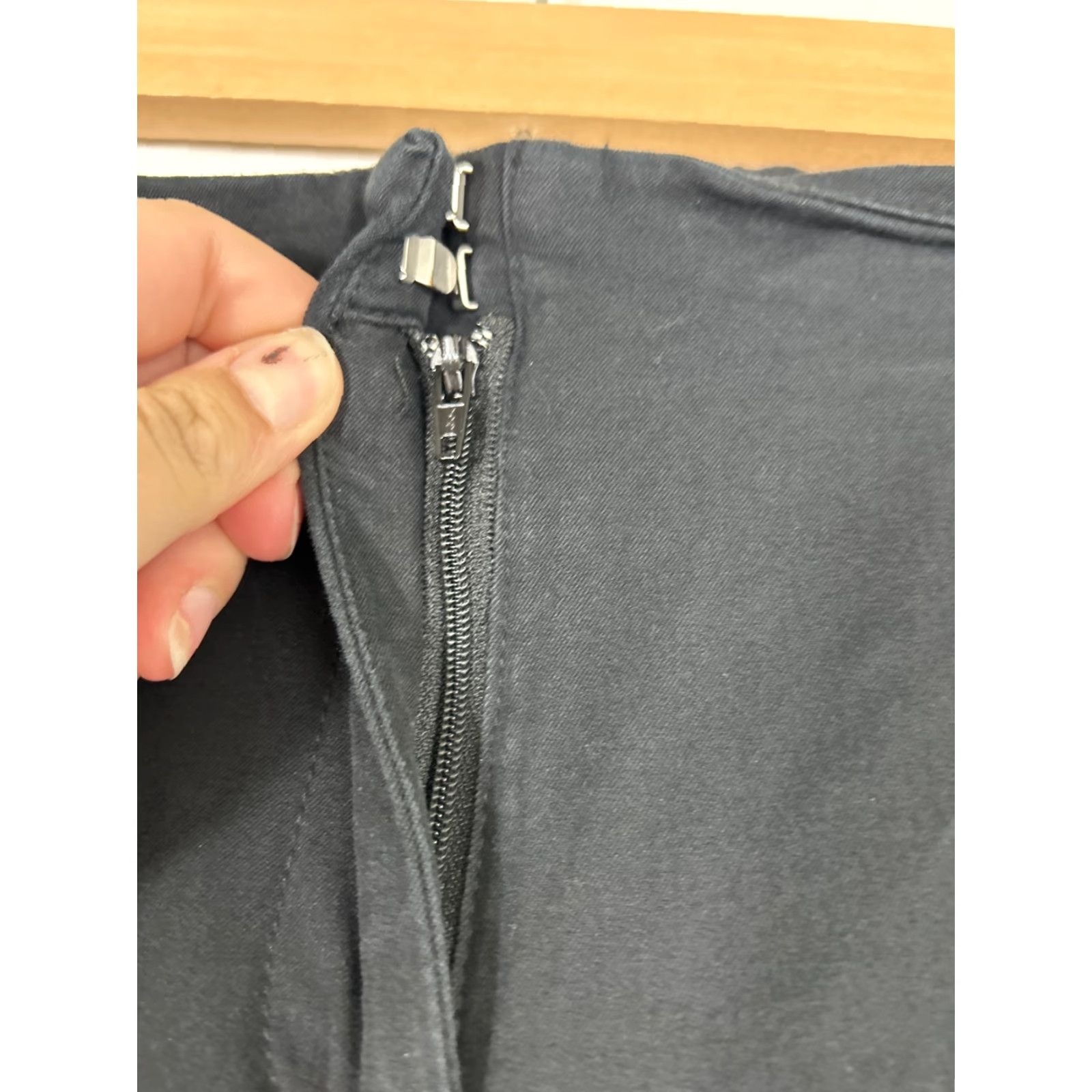 J. Jill J. Jill Pants Women Clothes Black Pleated 12 Regular Capris 34x26 Dress Pants Women Size 34" / US 12 / IT 48 - 7 Thumbnail