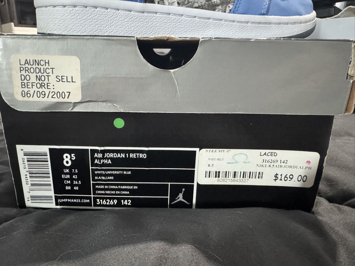 Jordan Brand Air Jordan 1 Retro Alpha ‘White University Blue’ (UNC) 2007 Size US 8.5 / EU 41-42 - 12 Thumbnail