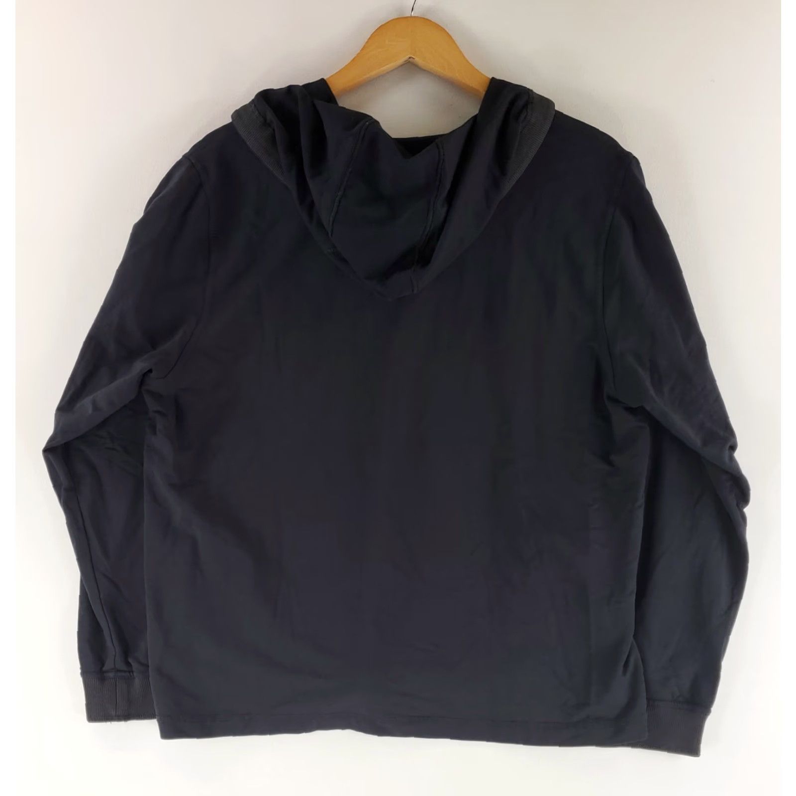 Carbon2Cobalt **Carbon 2 Cobalt 4 Button Snap Hoodie Black Mens XL** User: Carbon 2 Cobalt 4 Button Snap Hoodie Black Mens XL Size US XL / EU 56 / 4 - 5 Thumbnail