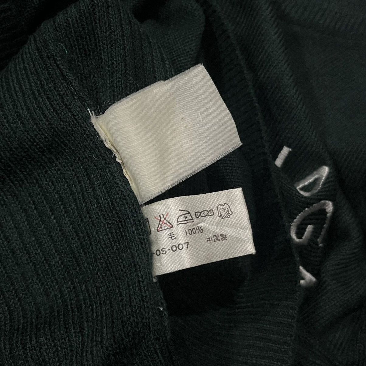 Balenciaga Vintage Balenciaga Embroidery Turtle Neck Size US M / EU 48-50 / 2 - 6 Thumbnail