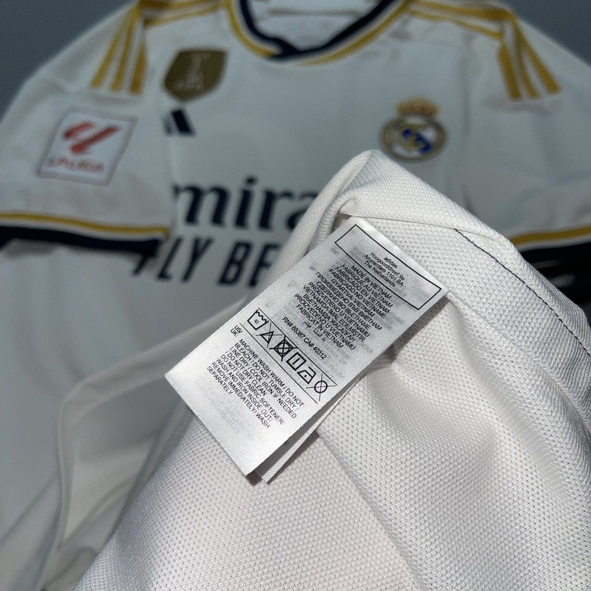 Adidas × Vintage REAL MADRID 2023/2024 FOOTBALL HOME JERSEY #18 TCHOUAMENI Size US L / EU 52-54 / 3 - 13 Thumbnail