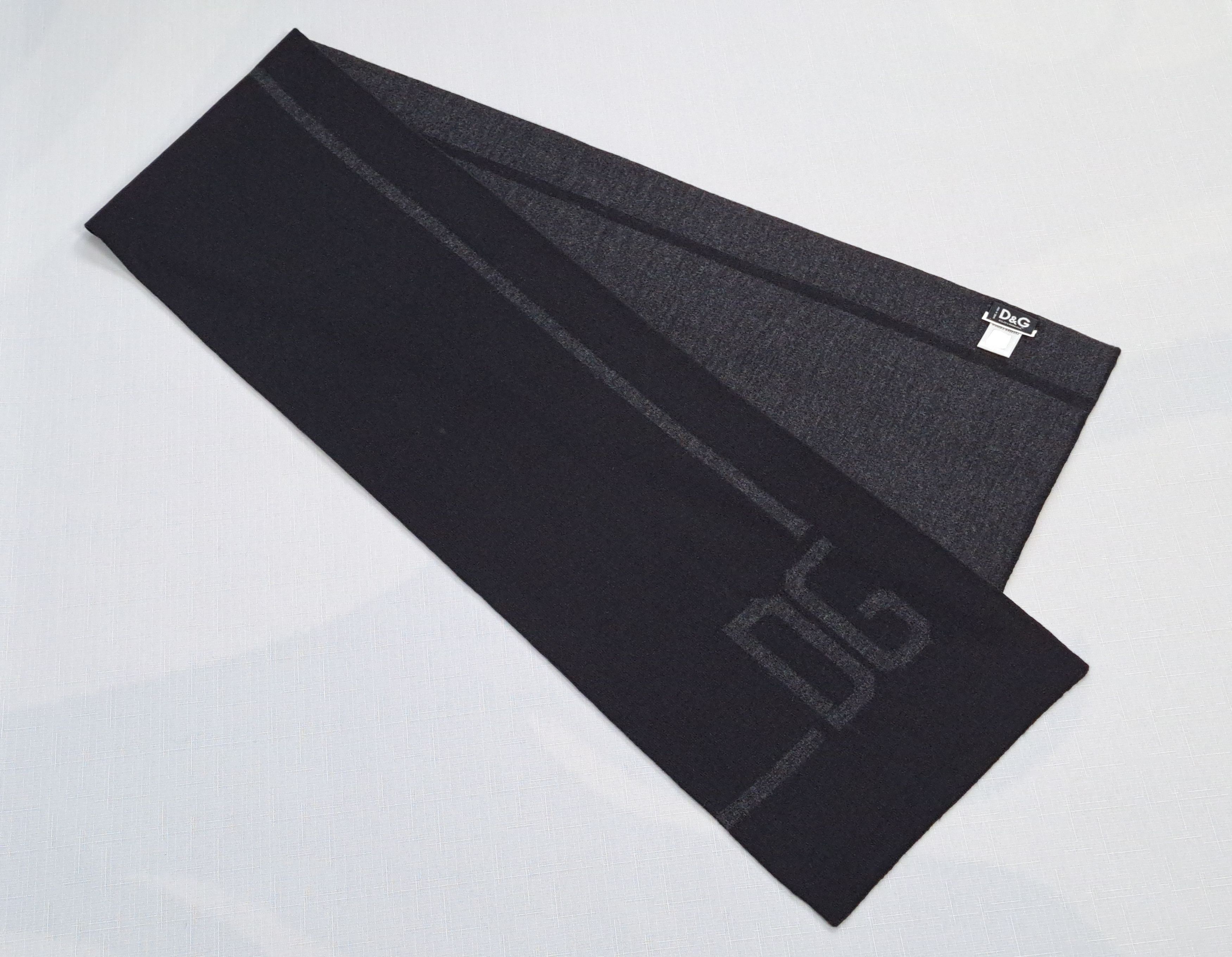 Dolce & Gabbana Dolce&Gabbana big logo wool scarf. Made in Italy Size ONE SIZE - 3 Thumbnail