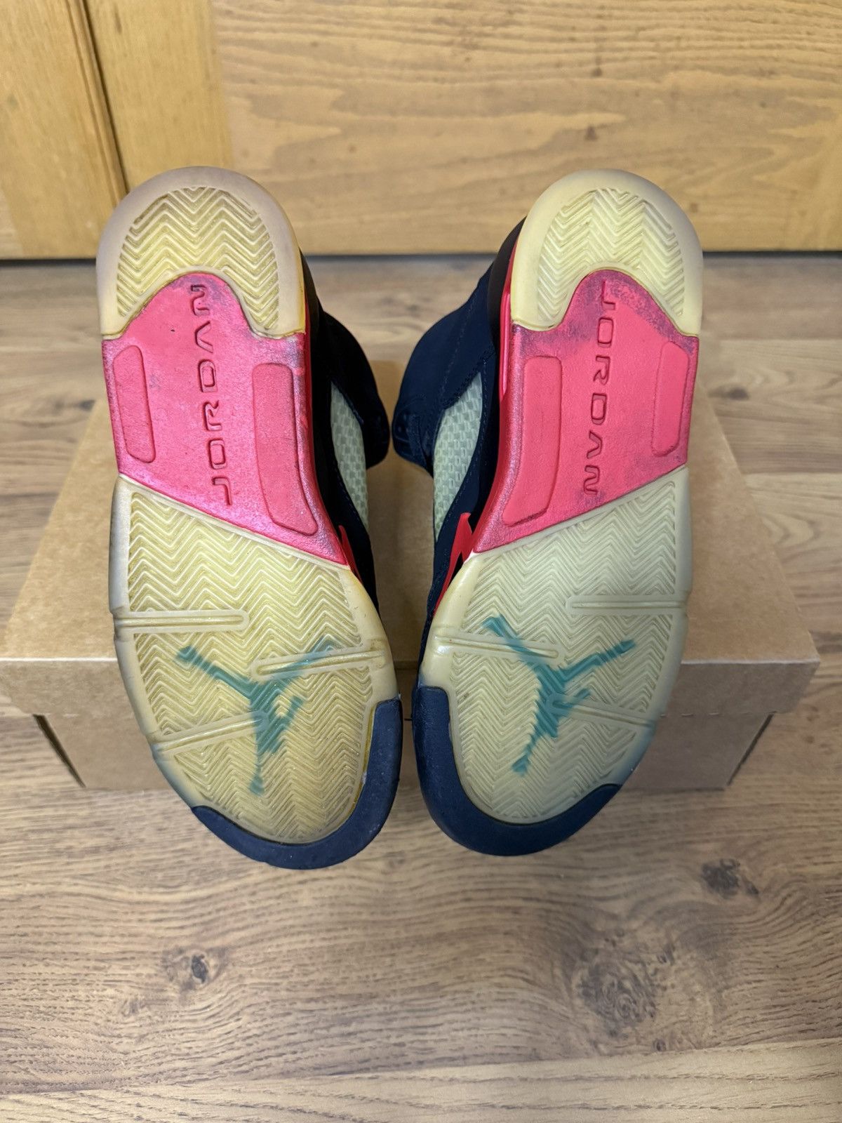 Jordan Brand Air Jordan 5 “Top 3” Size 5.5y Size US 5.5 / EU 38 - 14 Thumbnail