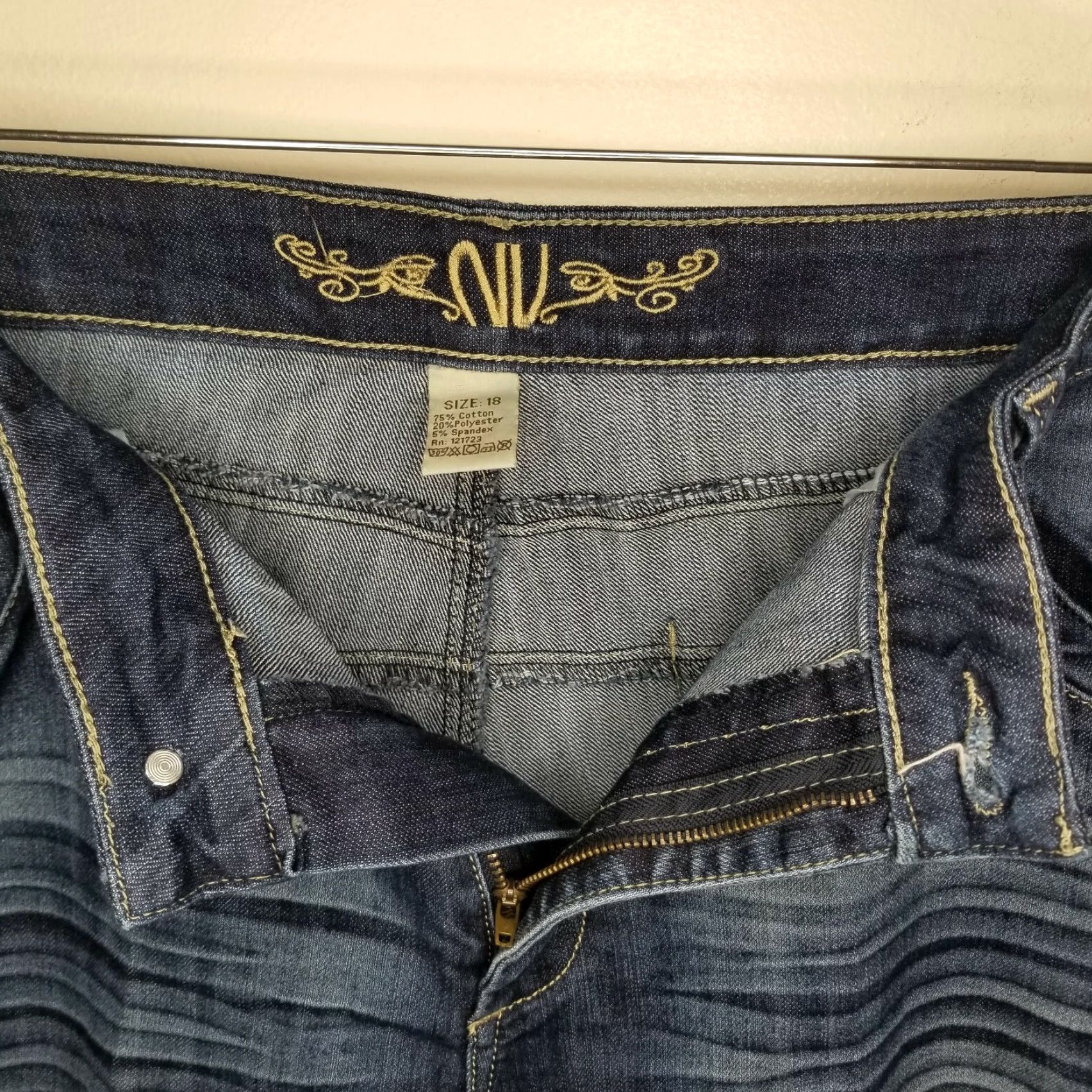 Vintage NV Jeans Womens 18 Plus Size Blue Small Tear Near Pocket Womens Size 40" / US 18 - 3 Thumbnail