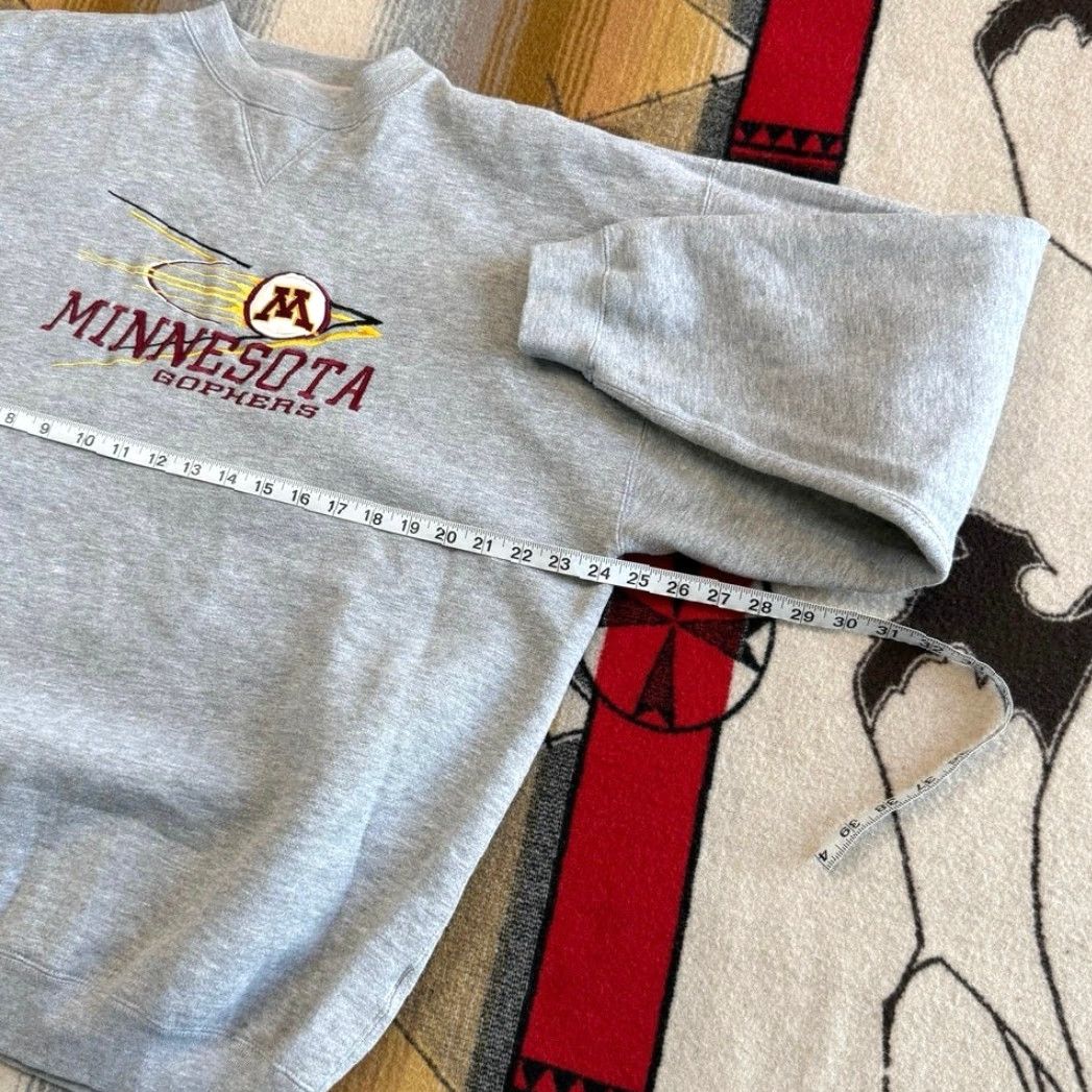 Vintage VINTAGE Minnesota Golden Gophers Embroidered Crewneck Sweatshirt XL Men Cadre Gray Crew Neck 90s College Sports Pullover Sweatshirt Size US XL / EU 56 / 4 - 5 Thumbnail