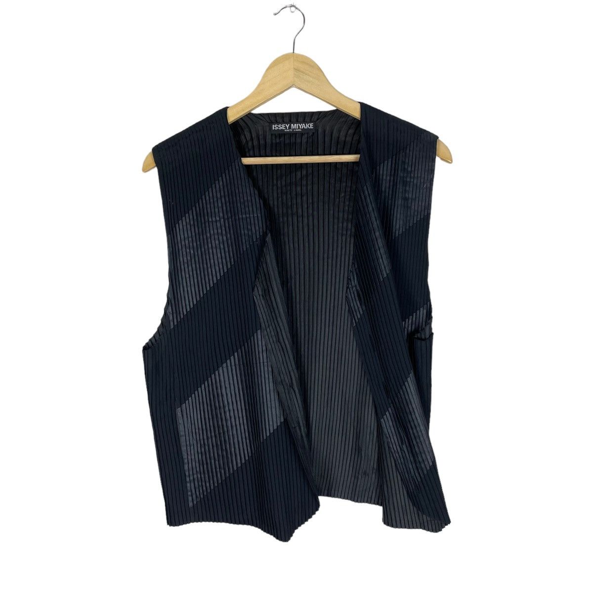 Issey Miyake 🌟ISSEY MIYAKE WHITE LABEL PLEATS VEST Size US M / EU 48-50 / 2 - 8 Thumbnail