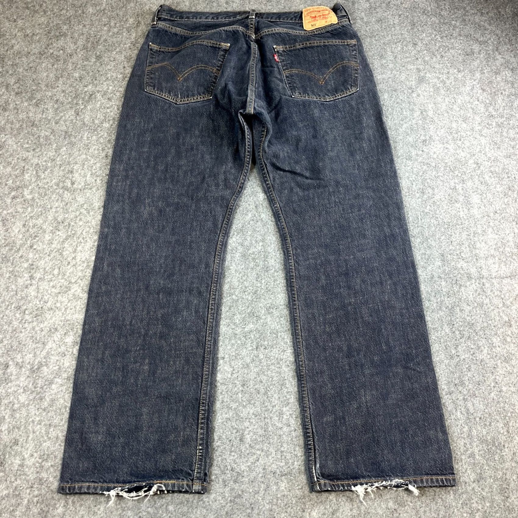 Levi's VINTAGE Levi's 501 Jeans Mens Relaxed Straight 36 32 Dark Blue Denim Middle Rise 5-Pocket Mens Levi's 501 Size US 36 / EU 52 - 2 Thumbnail