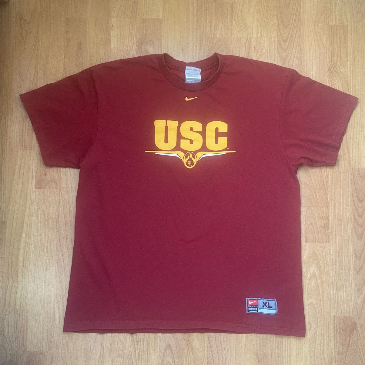 Nike × Vintage Vintage Nike Men’s USC Football Logo T-Shirt Size XL Size US XL / EU 56 / 4 - 1 Thumbnail