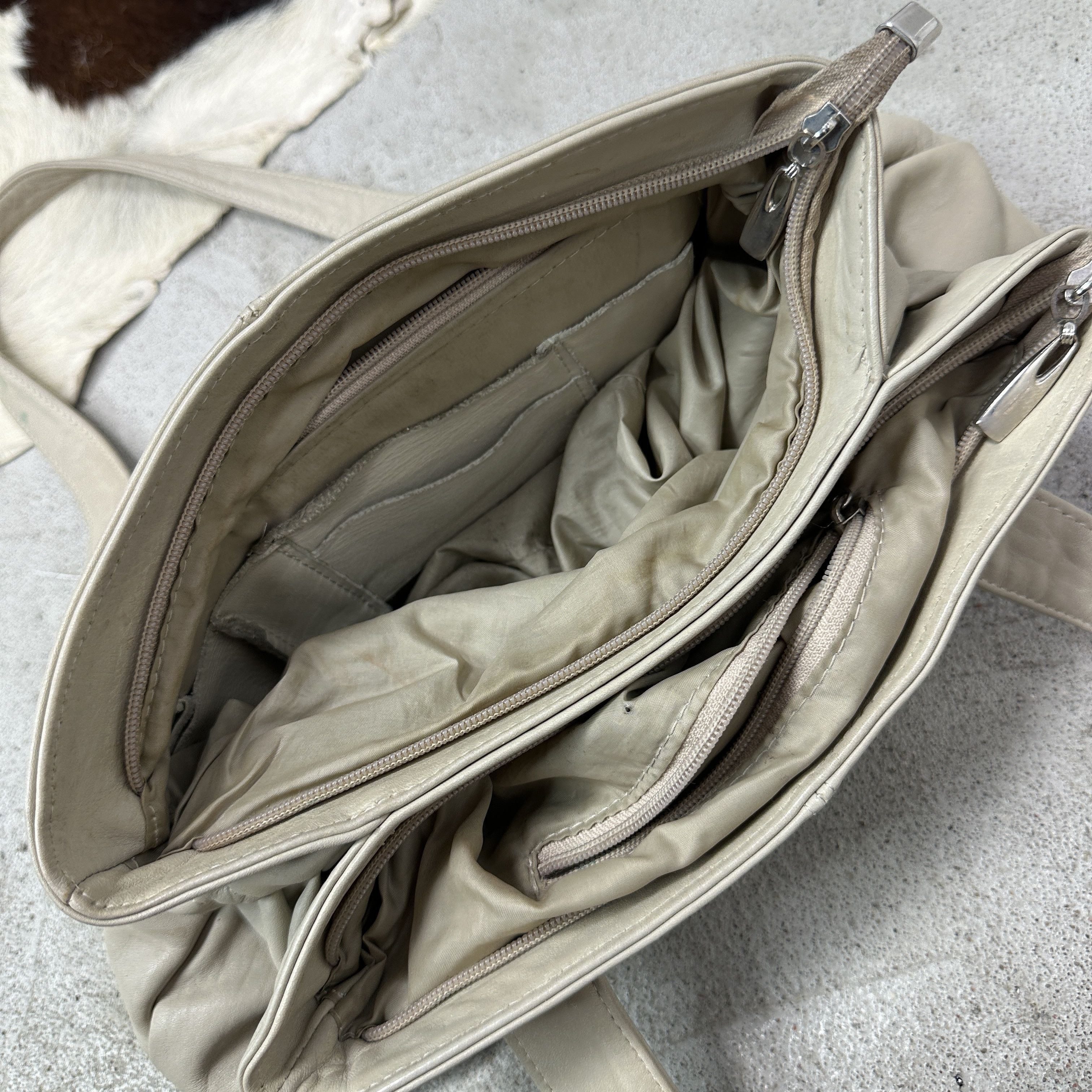 Vintage Vintage Avant Garde Leather Cream Bag Y2K Size ONE SIZE - 8 Thumbnail