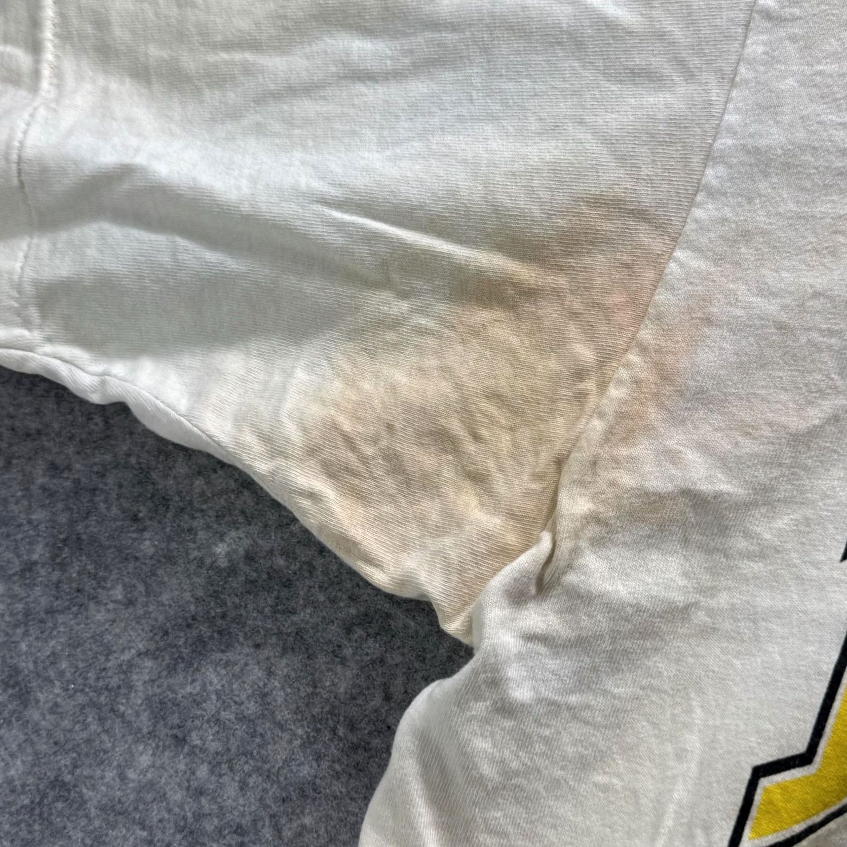 NCAA VINTAGE Iowa Hawkeyes Shirt Mens L White Graphic Tee Cotton NCAA Football Size US L / EU 52-54 / 3 - 4 Thumbnail