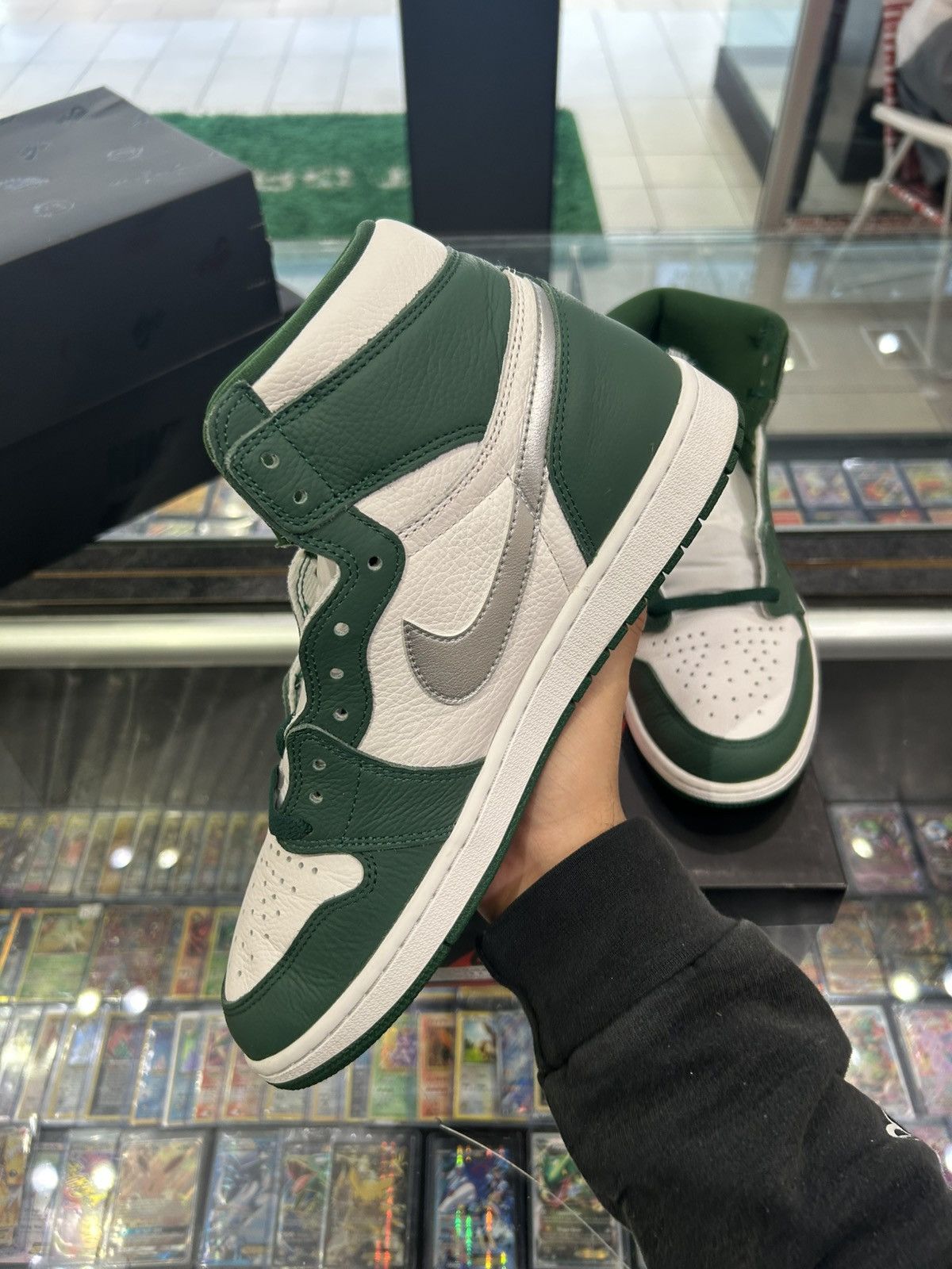 Jordan Brand Jordan 1 gorge green Size US 11 / EU 44 - 7 Thumbnail