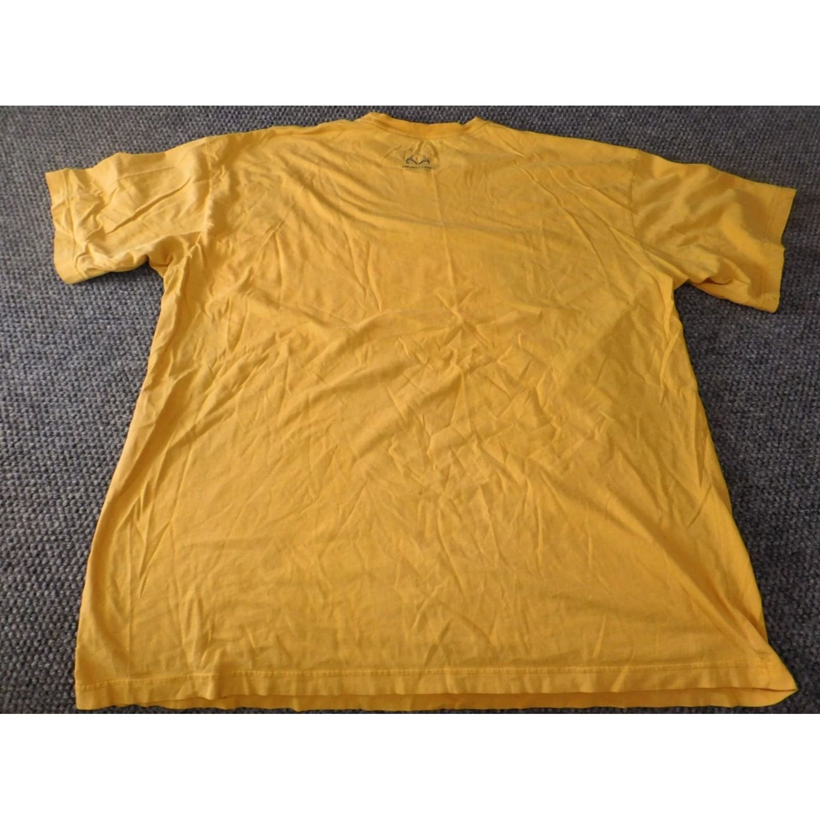 Realtree Realtree Mens T-Shirt 2XL Crew Neck Short Sleeve Yellow Logo Cotton Classic Breathable Shirts 2XL Mens Regular Certified Non-Vintage Size US XXL / EU 58 / 5 - 6 Thumbnail