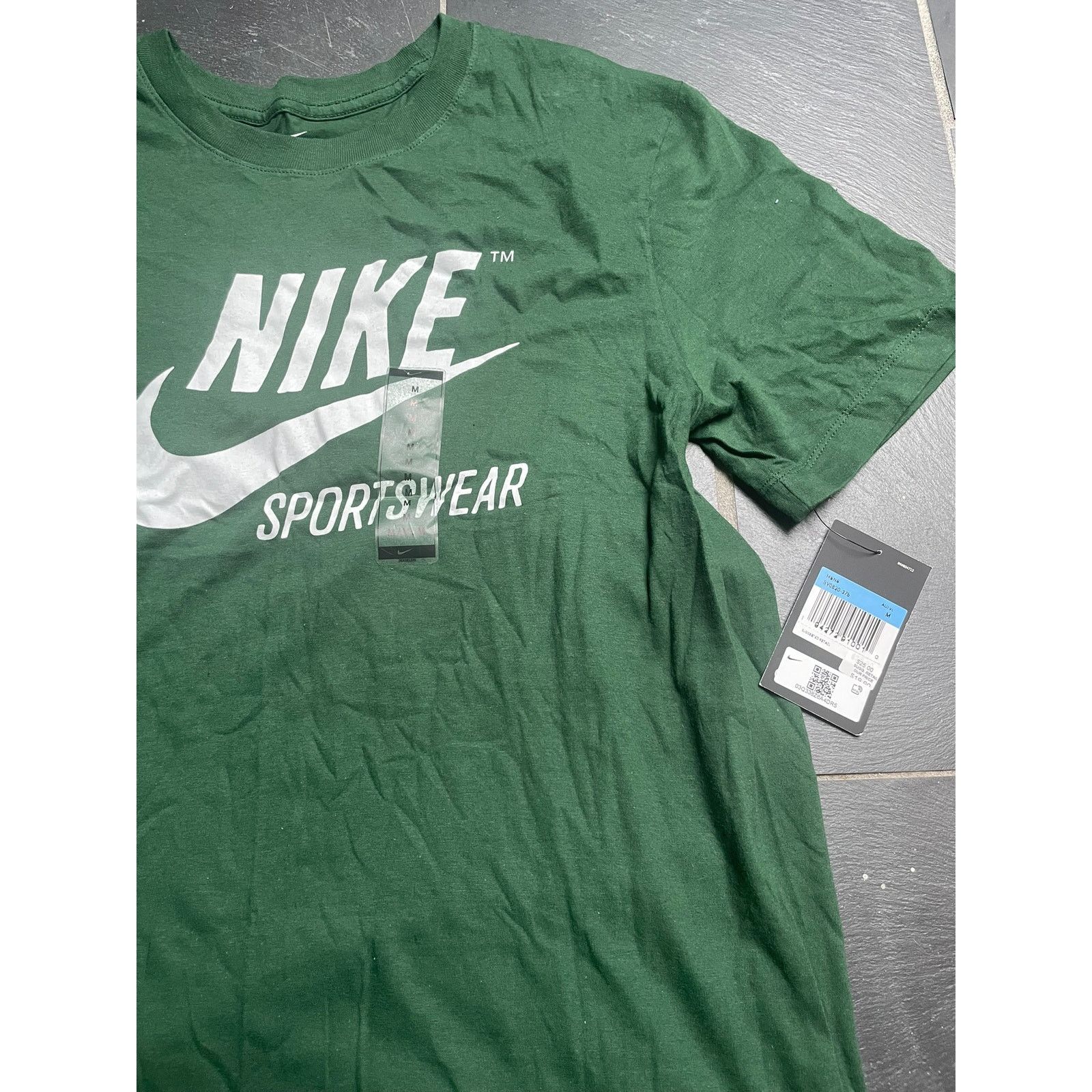 Nike NEW Nike Logo Tshirt Green White Size Medium MENS Size US M / EU 48-50 / 2 - 2 Thumbnail