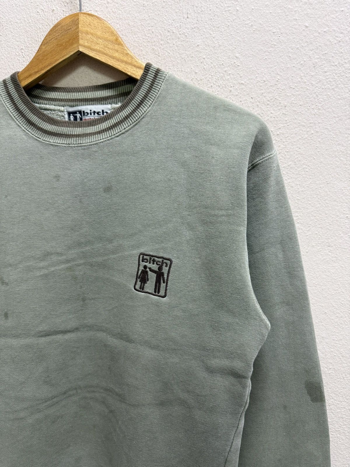 Vintage Vintage 90s Bitch Skateboard Small Logo Sweatshirt Size US XS / EU 42 / 0 - 19 Thumbnail