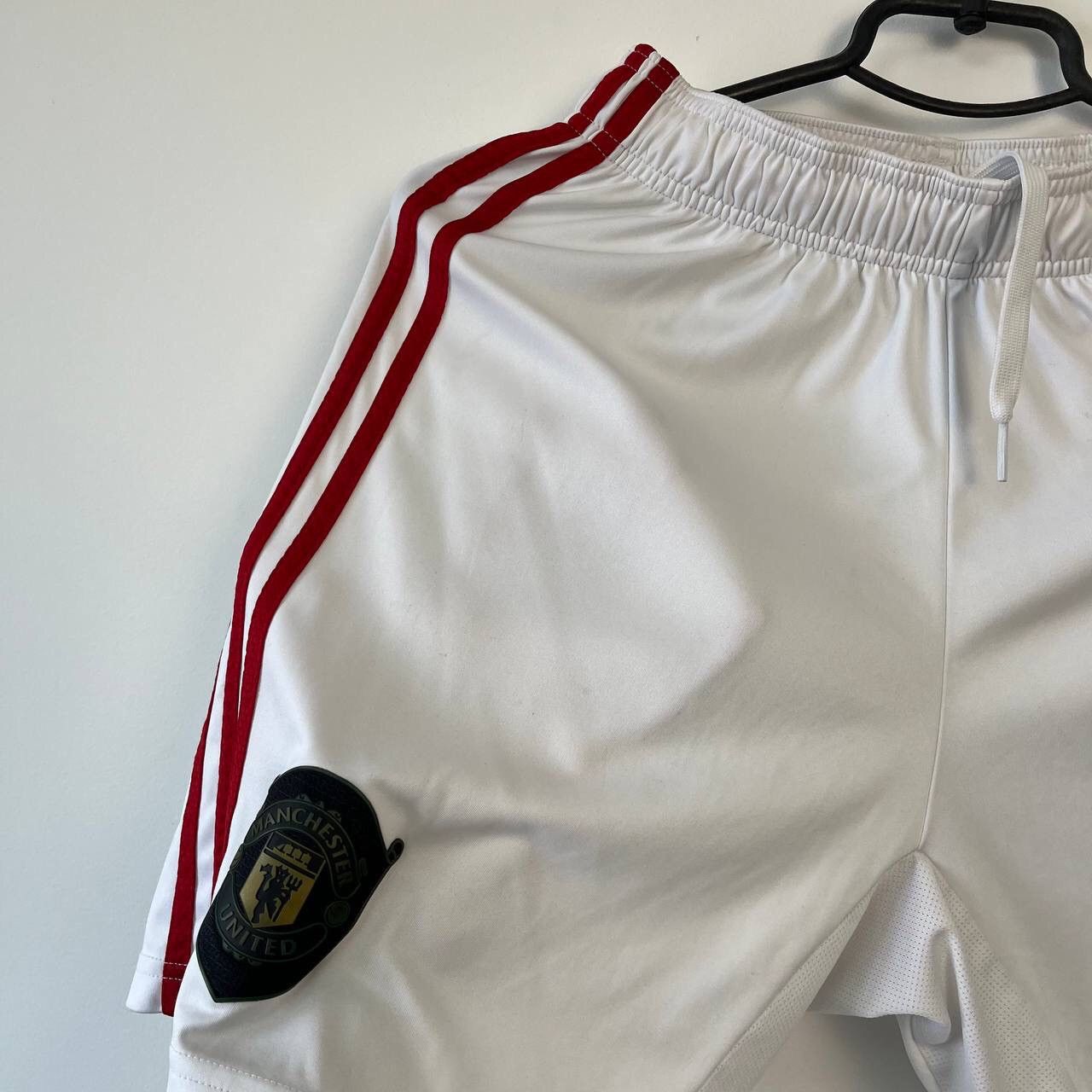 Adidas Adidas Manchester United White Shorts Size S Size US 33 - 6 Thumbnail