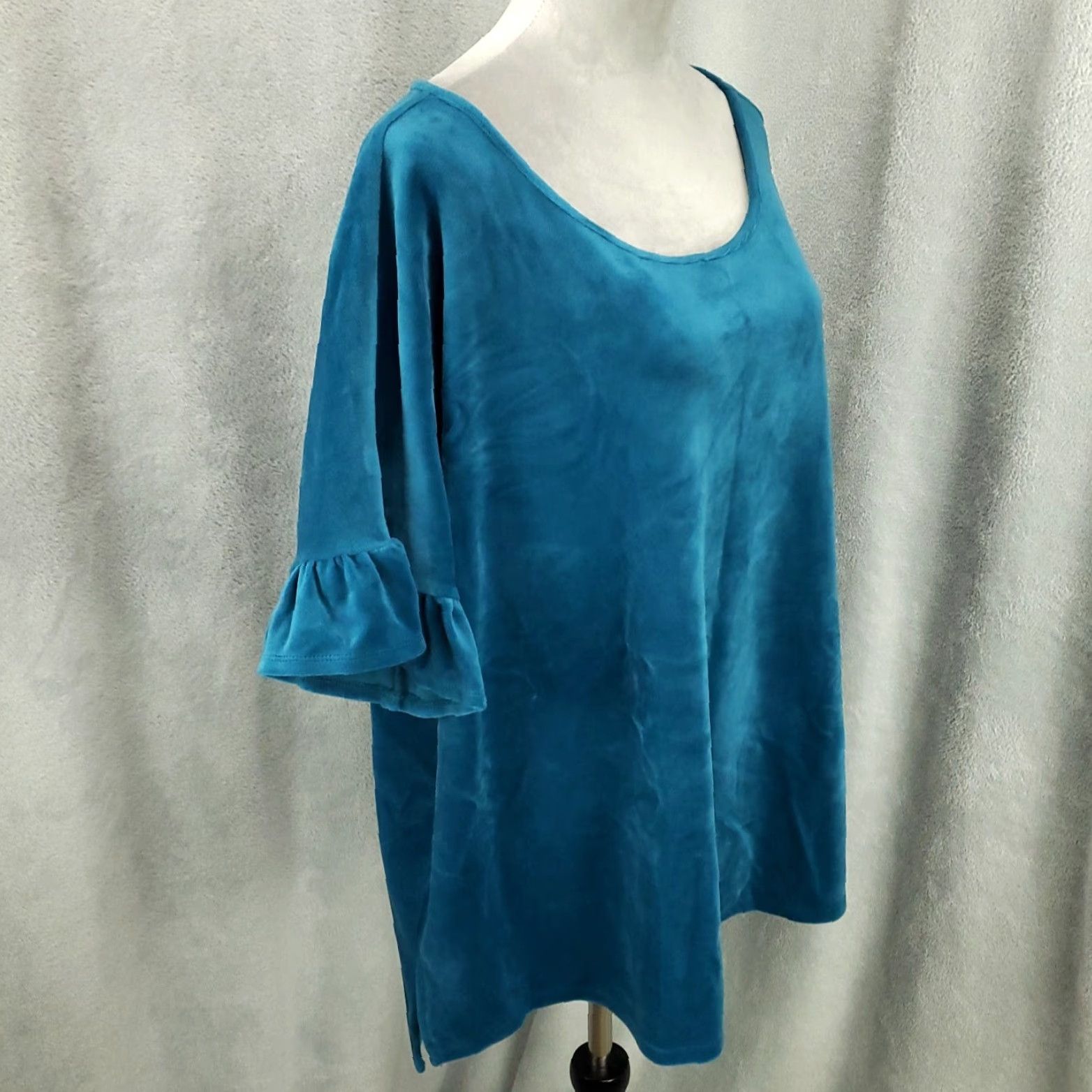 Vintage Womens Velour Top 1X Teal Flutter Sleeve Ruffle Pullover Blouse Easy Care Velour Woman Within 1X Blue Solid Classic Casual Size XL / US 12-14 / IT 48-50 - 2 Thumbnail