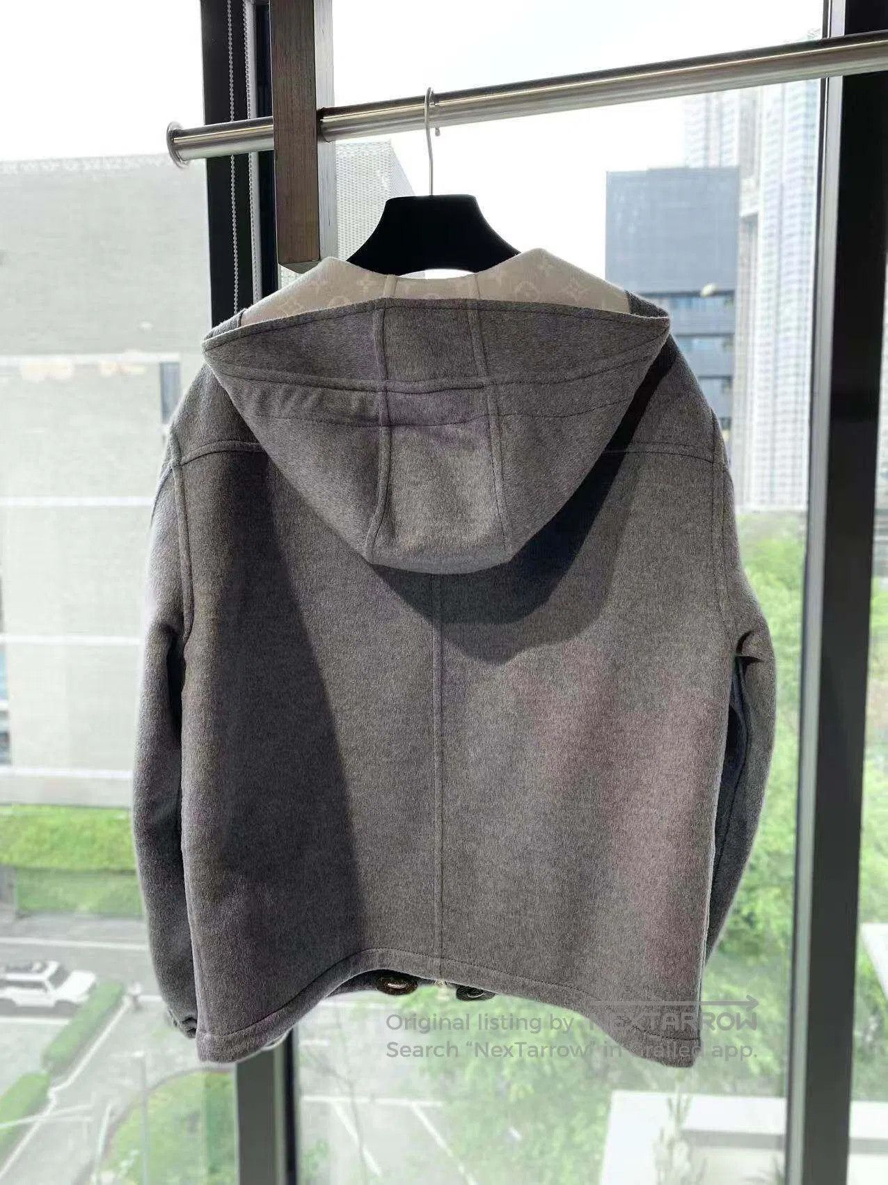 Louis Vuitton Louis Vuitton The inside is full of printed hooded jackets Size XXS / US 00 / IT 34 - 3 Thumbnail