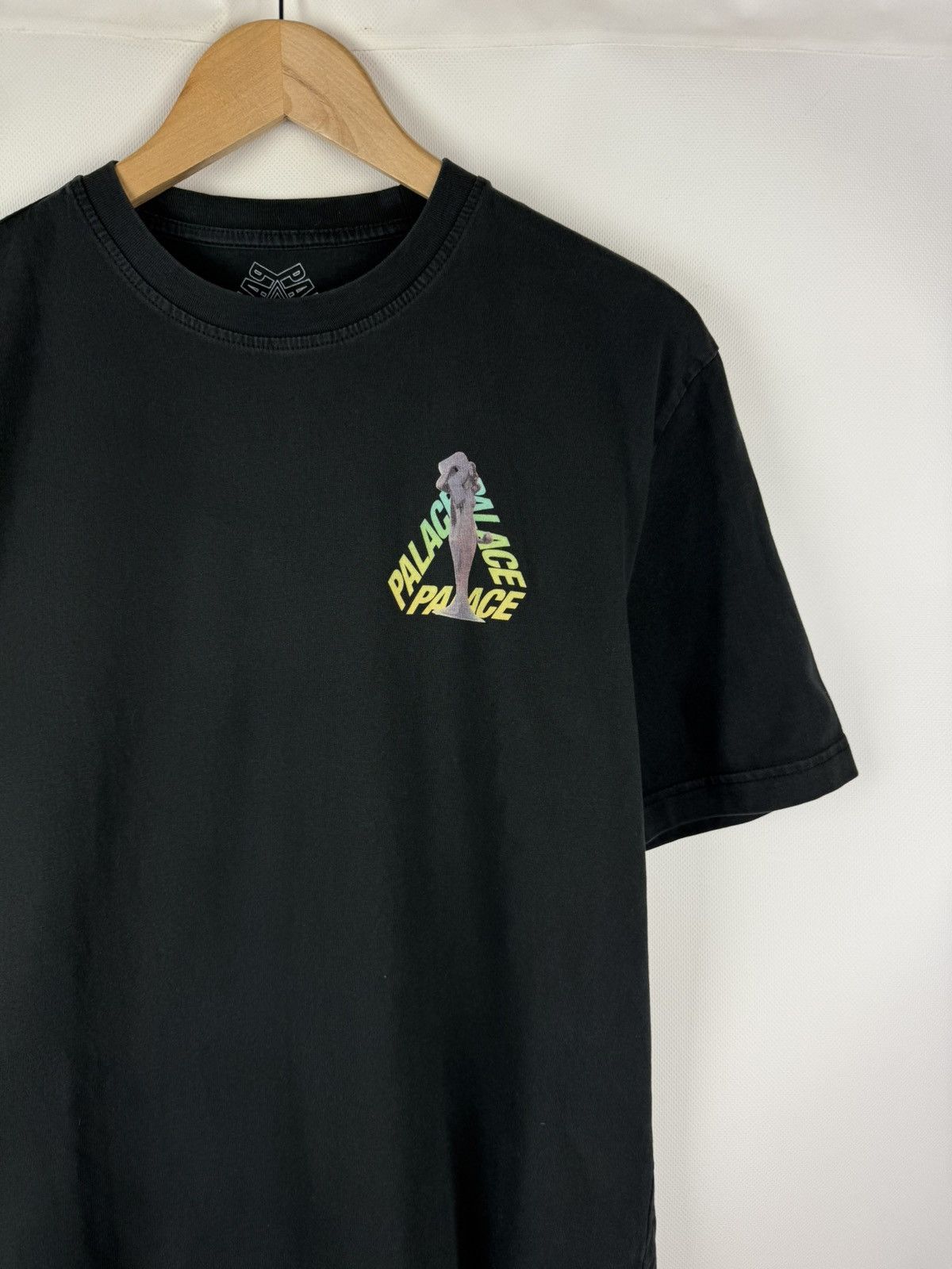 Palace Palace Skateboards Rolls P-3 Men’s Big Back Logo T Shirt Size US M / EU 48-50 / 2 - 13 Thumbnail