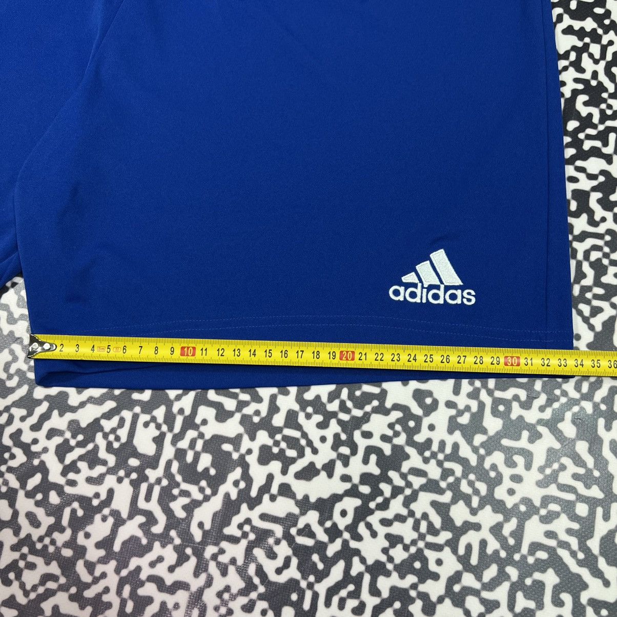 Adidas Vintage Y2K Adidas Sports Style Retro Casual Basic Shorts Size US 37 - 15 Thumbnail