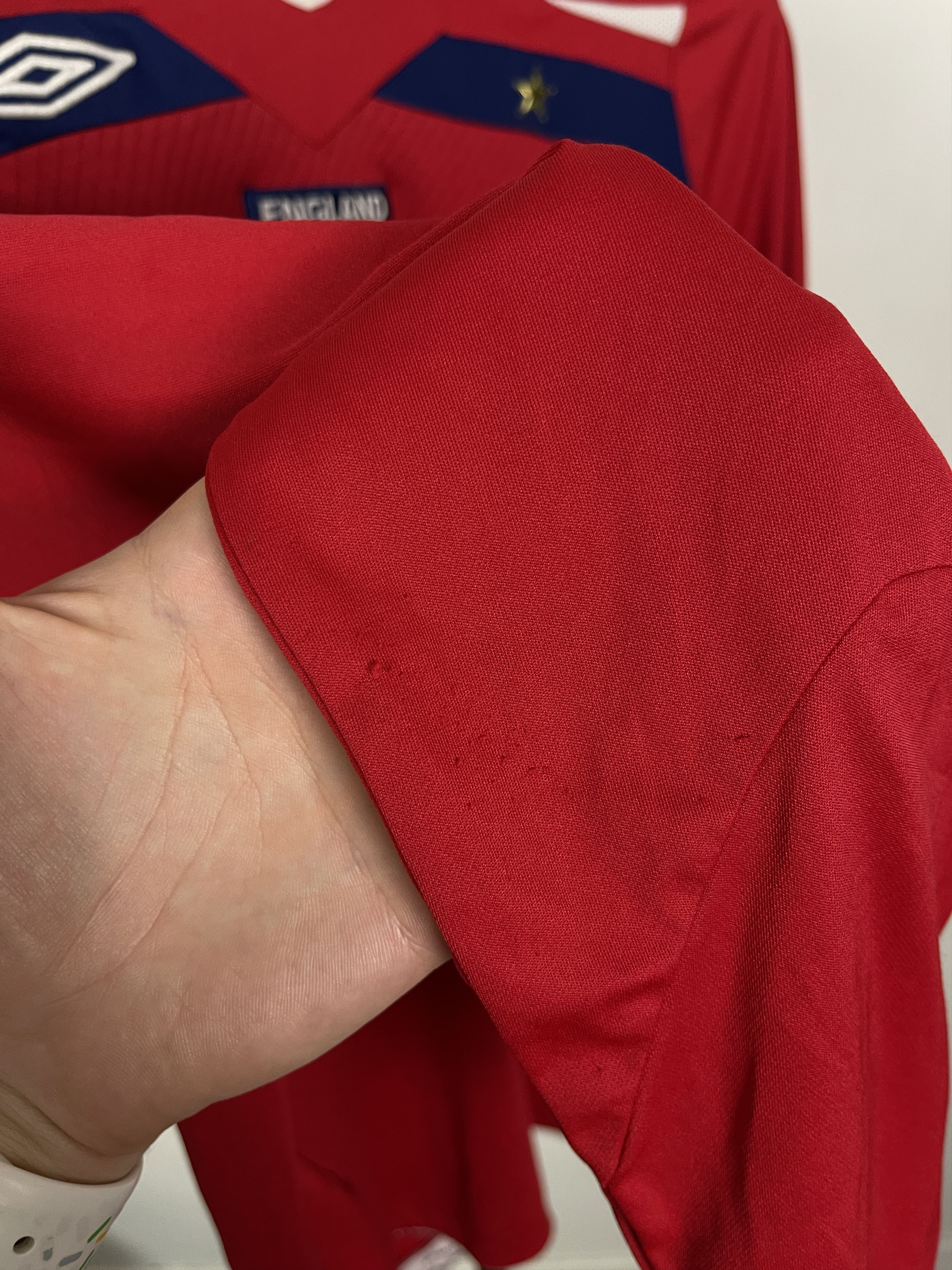 Umbro ENGLAND 2008 Football Umbro Long Sleeve Red Mens Medium M Size US M / EU 48-50 / 2 - 12 Thumbnail