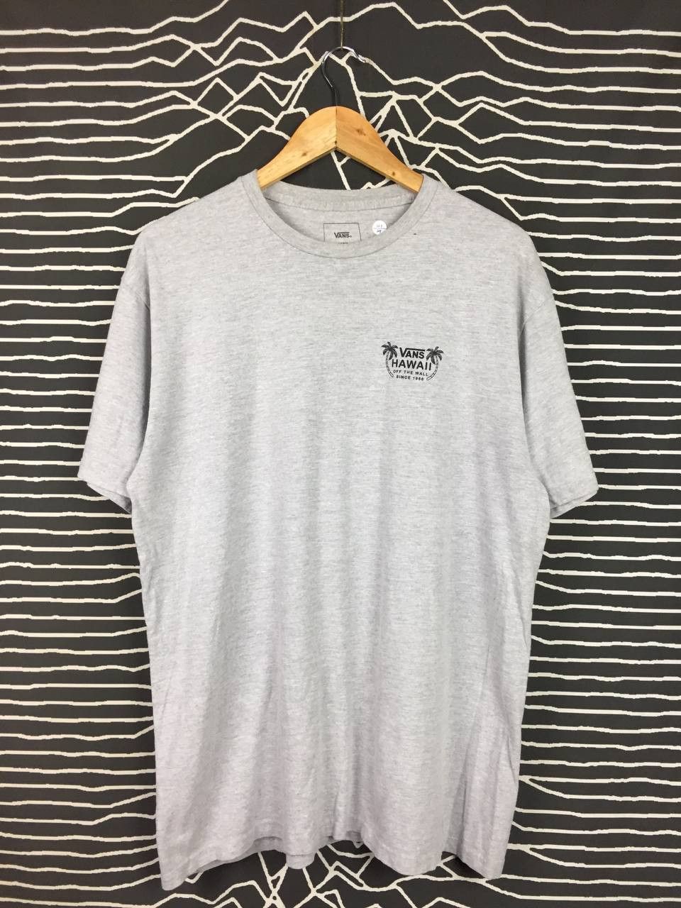 Vans Vans Off The Wall Hawaii Big Logo Classic Fit Skate Tee Size US L / EU 52-54 / 3 - 6 Thumbnail