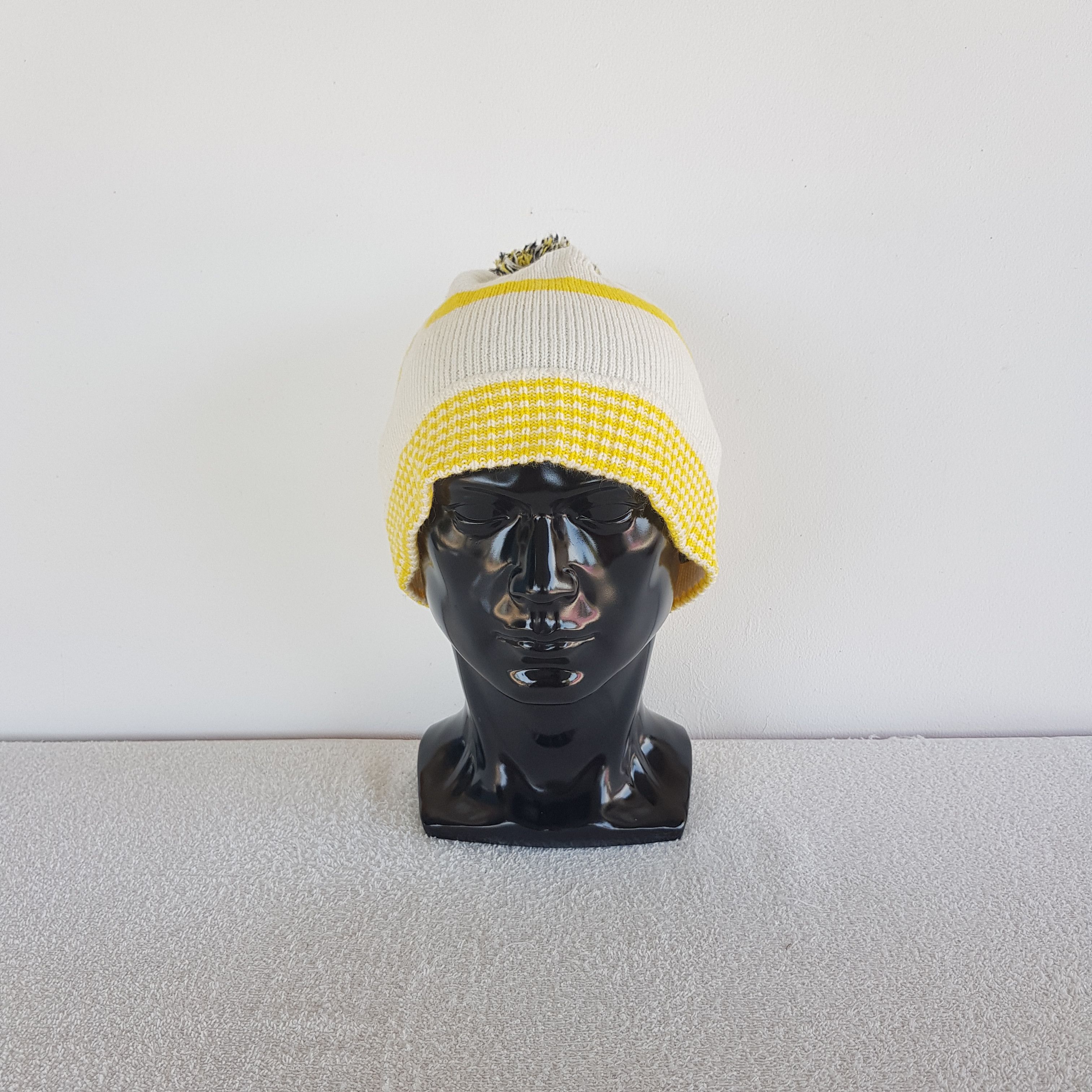 Japanese Brand Vintage T&C Beanie Surfwear Snow Ski Caps Hats Size ONE SIZE - 2 Thumbnail