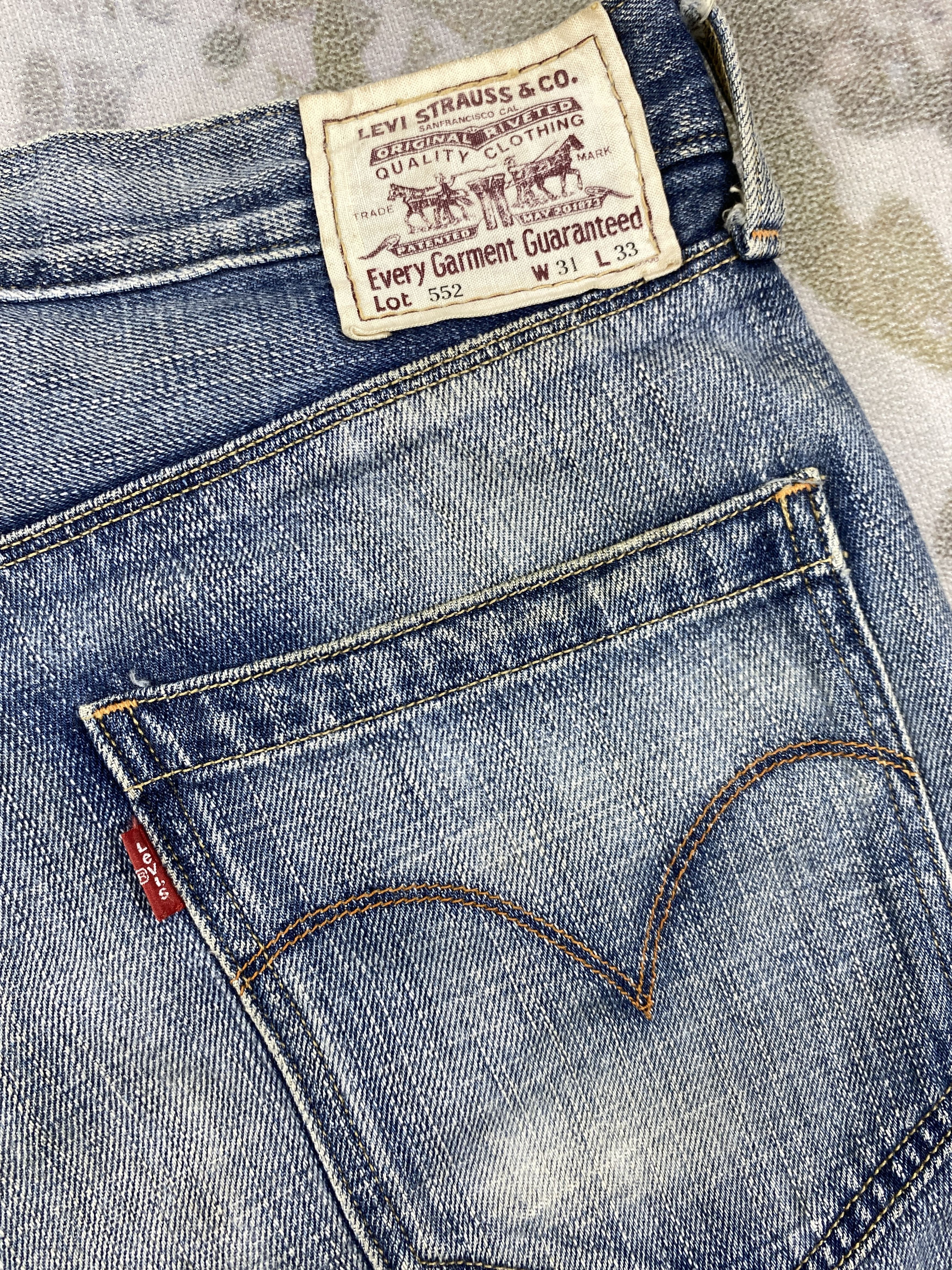 Distressed Blue Vintage Levi's 552 31x29 Denim -SJ190