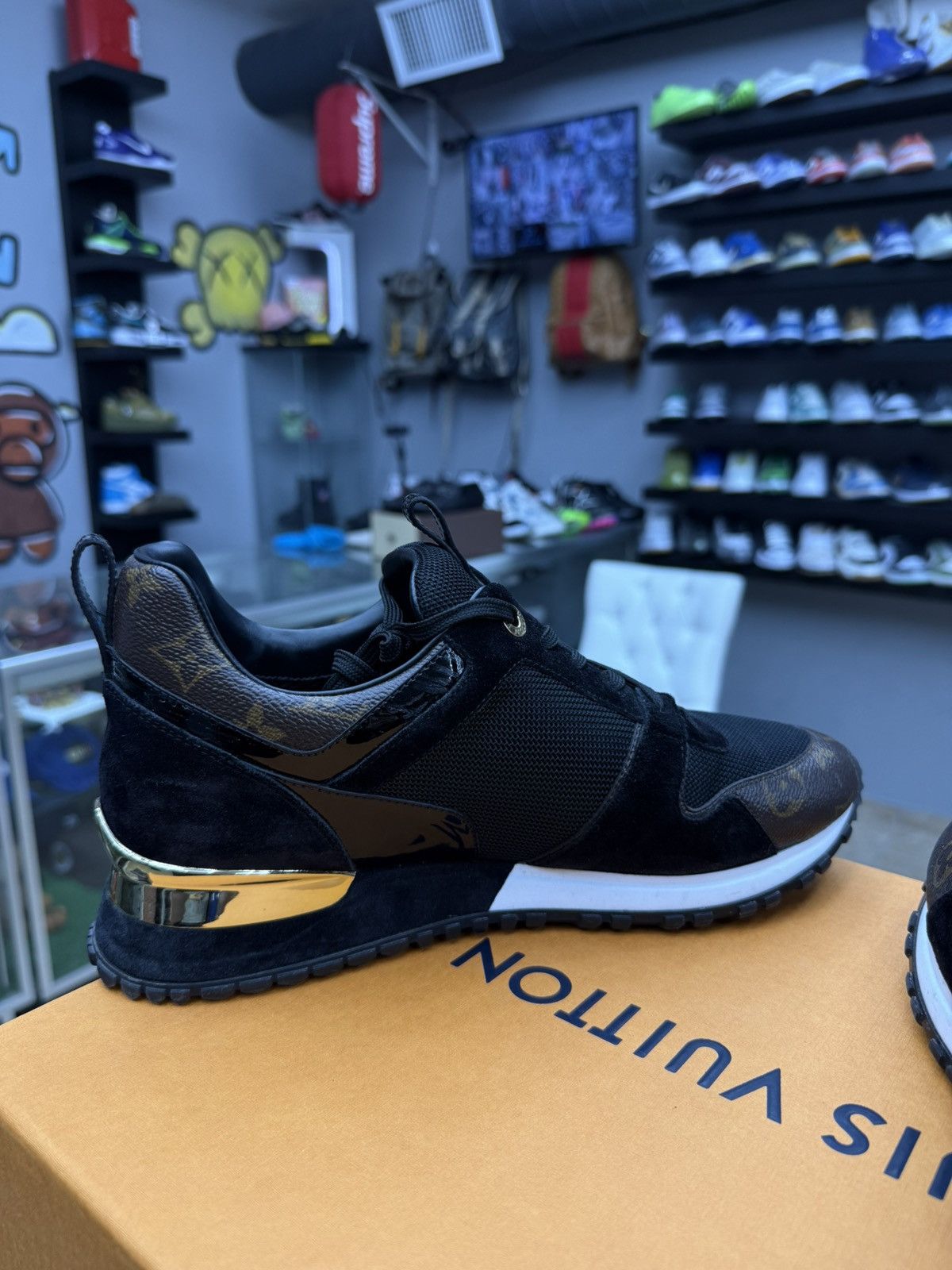 Louis Vuitton Louis Vuitton Run Away Sneaker Black Brown Monogram Size US 8 / EU 41 - 16 Thumbnail