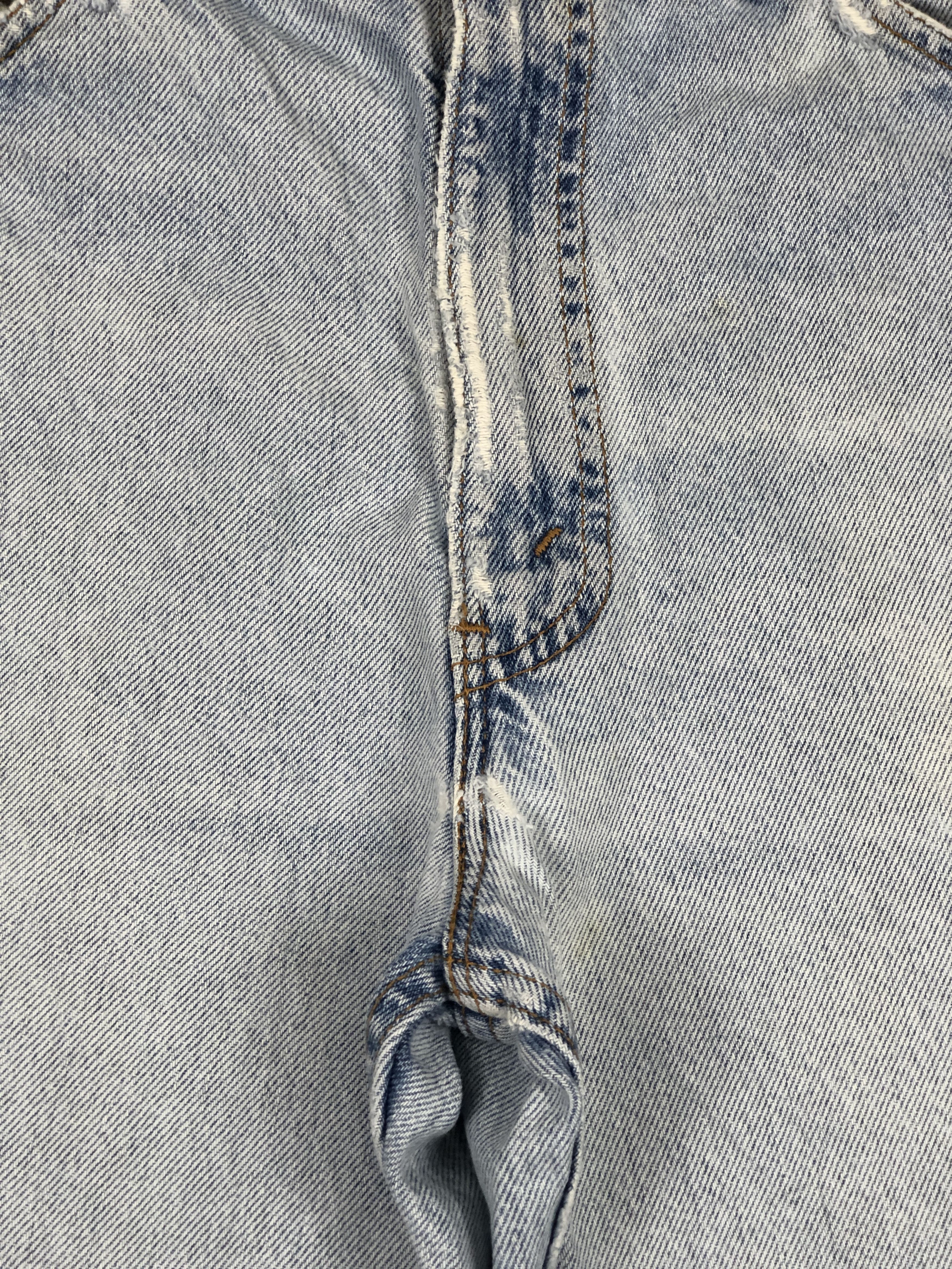 Levi's Distressed Vintage 90s Levis Light Washed Jeans DP2358 Size US 31 - 12 Thumbnail