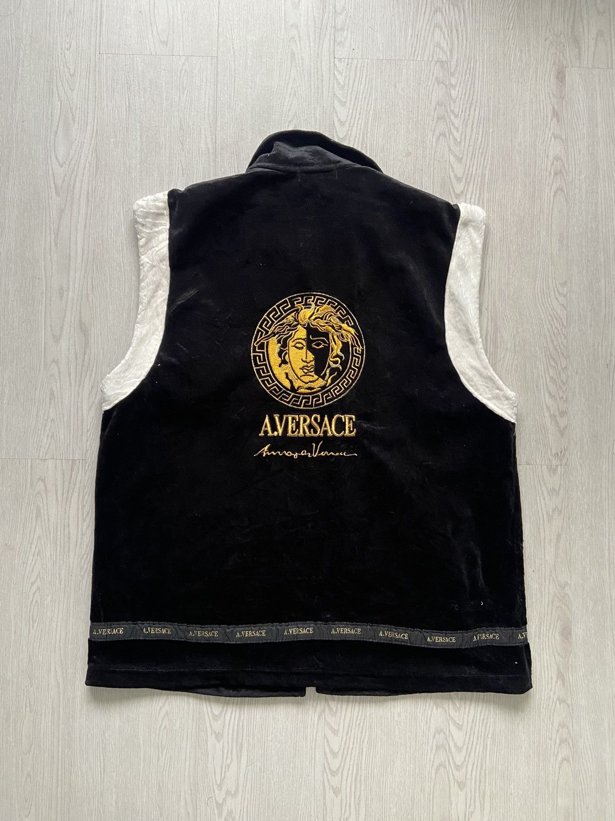 Versace × Versace Jeans Couture Vintage 1990’s Versace Golden Velvet Fleece Vest Size US L / EU 52-54 / 3 - 2 Thumbnail