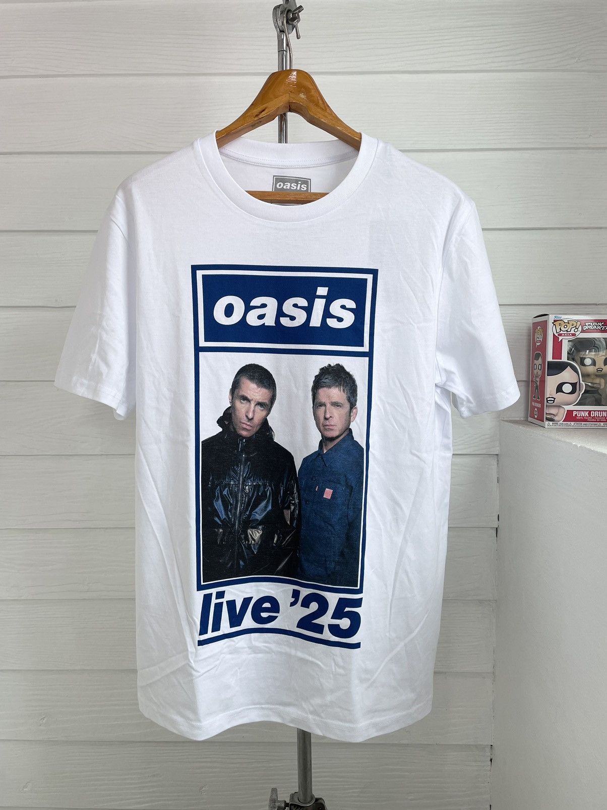Band Tees OASIS COLOUR PHOTO LIVE 25 WORLD TOUR T-SHIRT WHITE (2025) Size US M / EU 48-50 / 2 - 1 Thumbnail