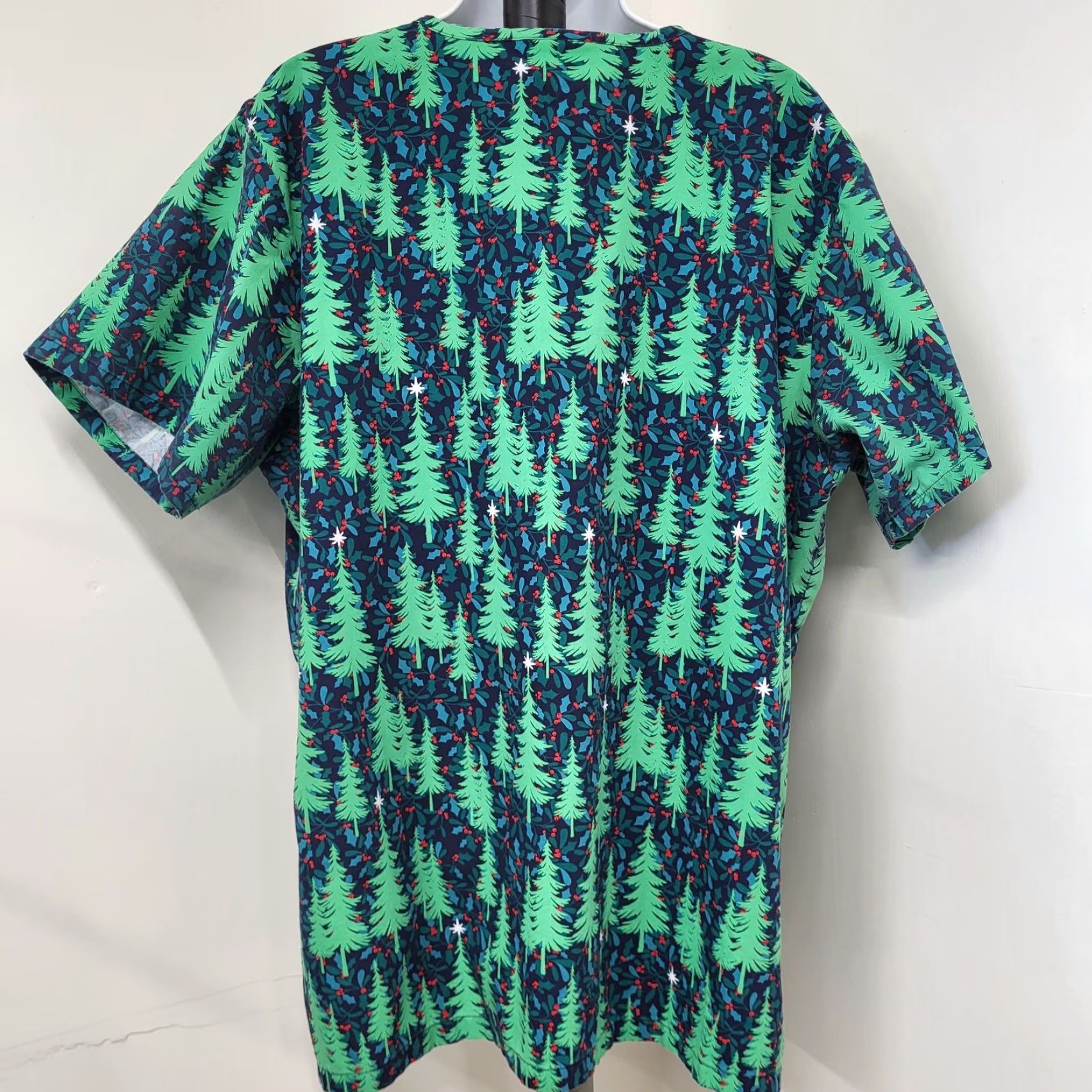 Vintage Uniform Advantage Scrub Top Women XL Green Red Blue Winter Trees Christmas Patterns Nurse... Size XL / US 12-14 / IT 48-50 - 4 Thumbnail