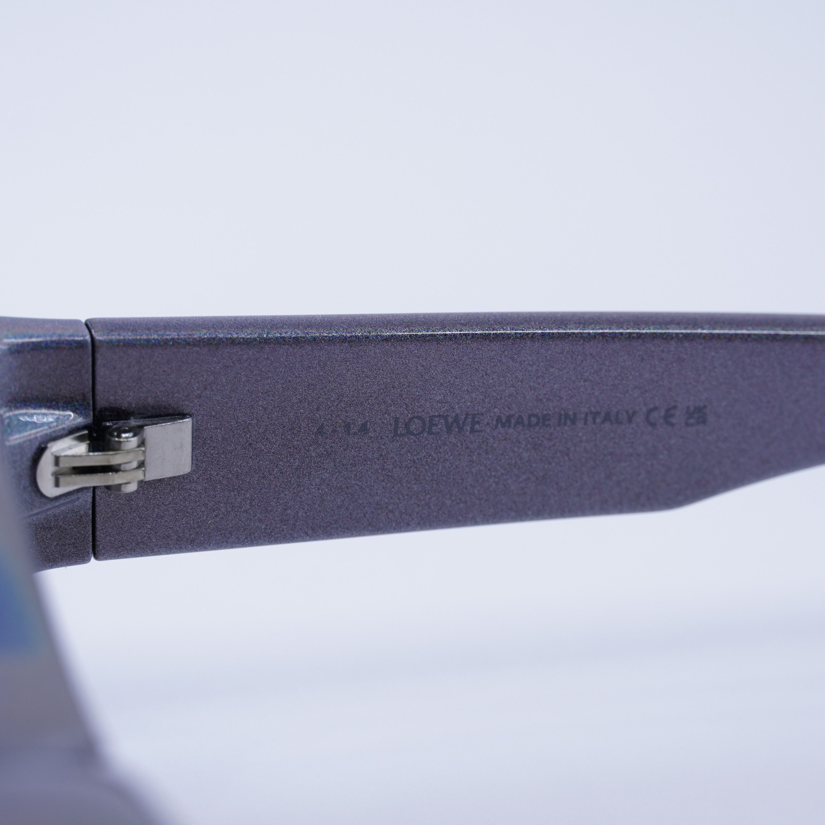 Loewe Loewe LW40033I 05X Sunglasses Pearlescent Rectangle Frame Size ONE SIZE - 8 Thumbnail