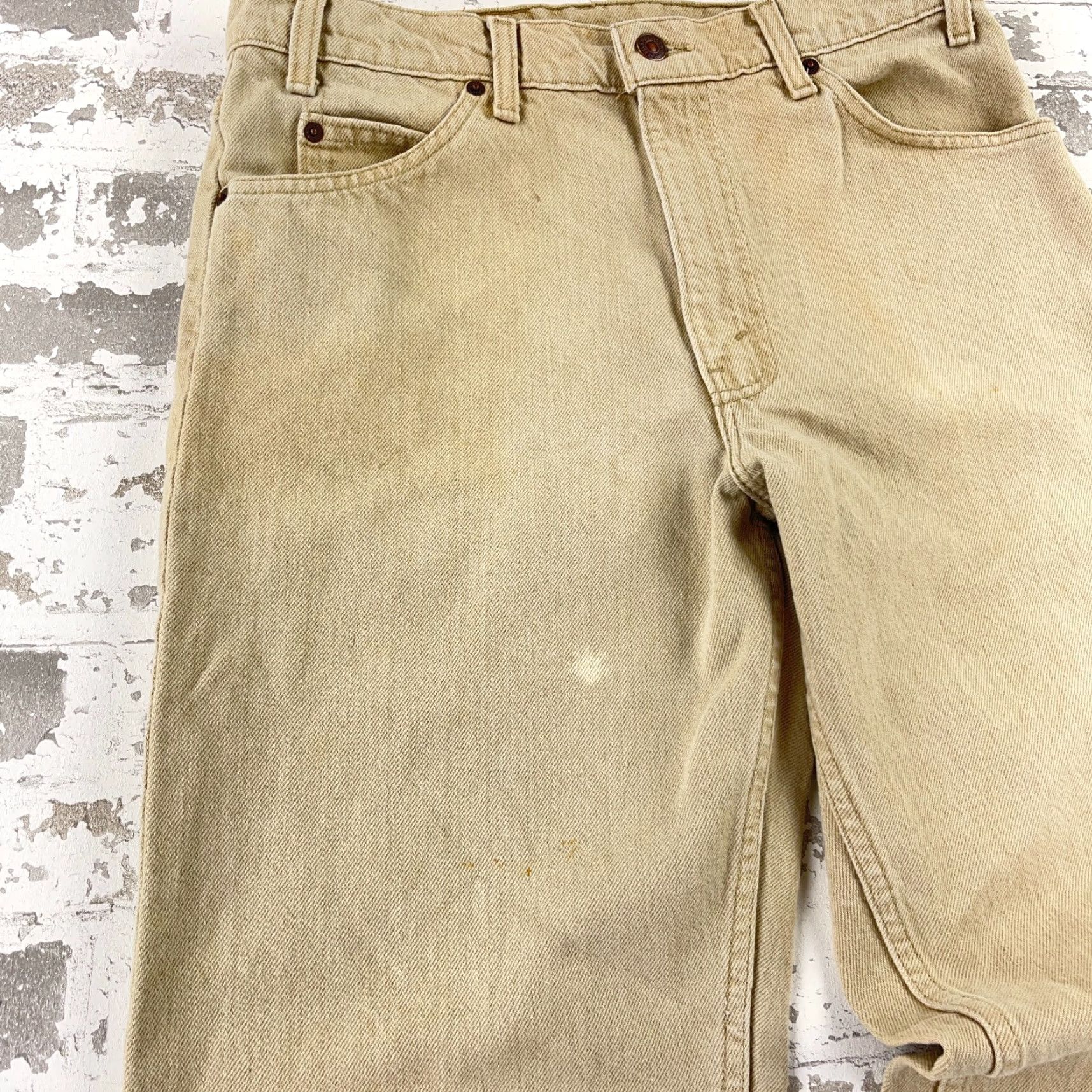 Levi's VINTAGE Levi's 550 Jeans Men 33x30 Relaxed Fit Tapered Leg Tan Beige 90s American Classic Mens Levi's 550 Jeans Size US 33 - 5 Thumbnail