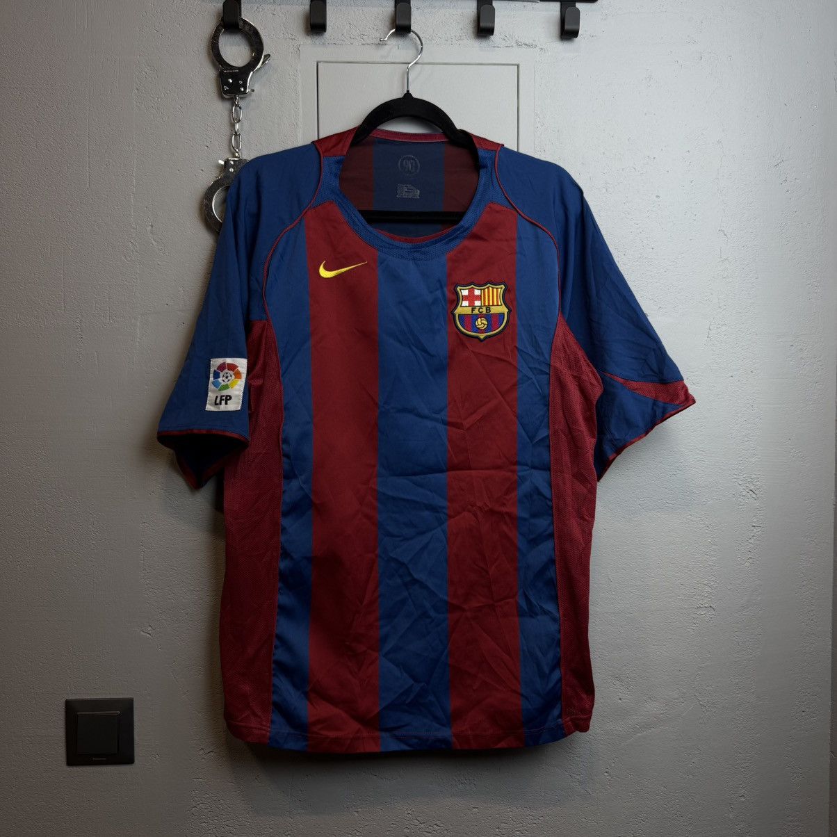 Nike Vintage 00’s Soccer Jersey Nike Barcelona Size US L / EU 52-54 / 3 - 1 Thumbnail