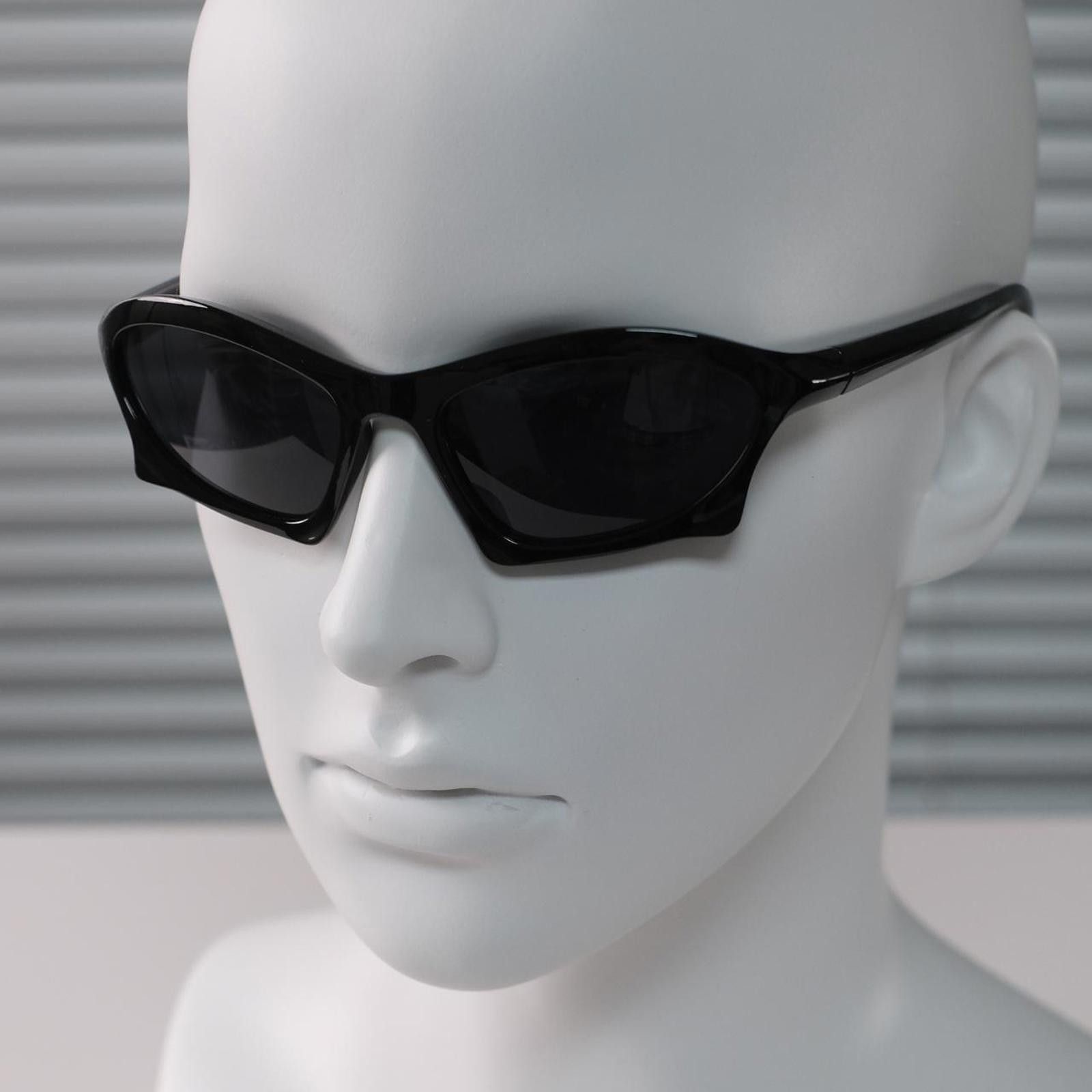 Japanese Brand Y2k Avant Garde Futuristic Black Sunglasses Unisex Size ONE SIZE - 1 Thumbnail