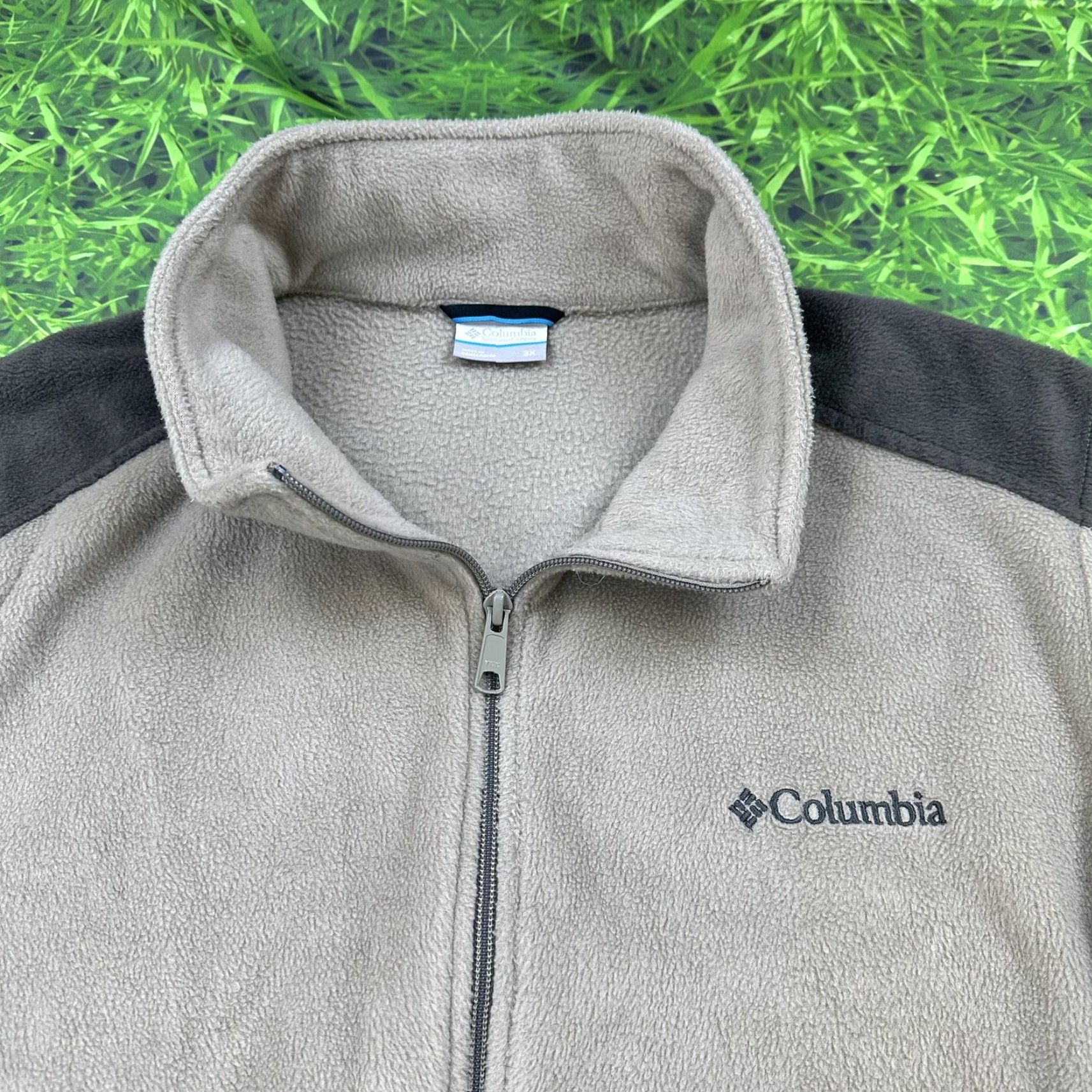 Vintage Columbia Vest Mens 3XL Fleece Outdoors Hiking Full Zip Sleeveless Jacket Beige Big & Tall Mens Size US XXL / EU 58 / 5 - 3 Thumbnail