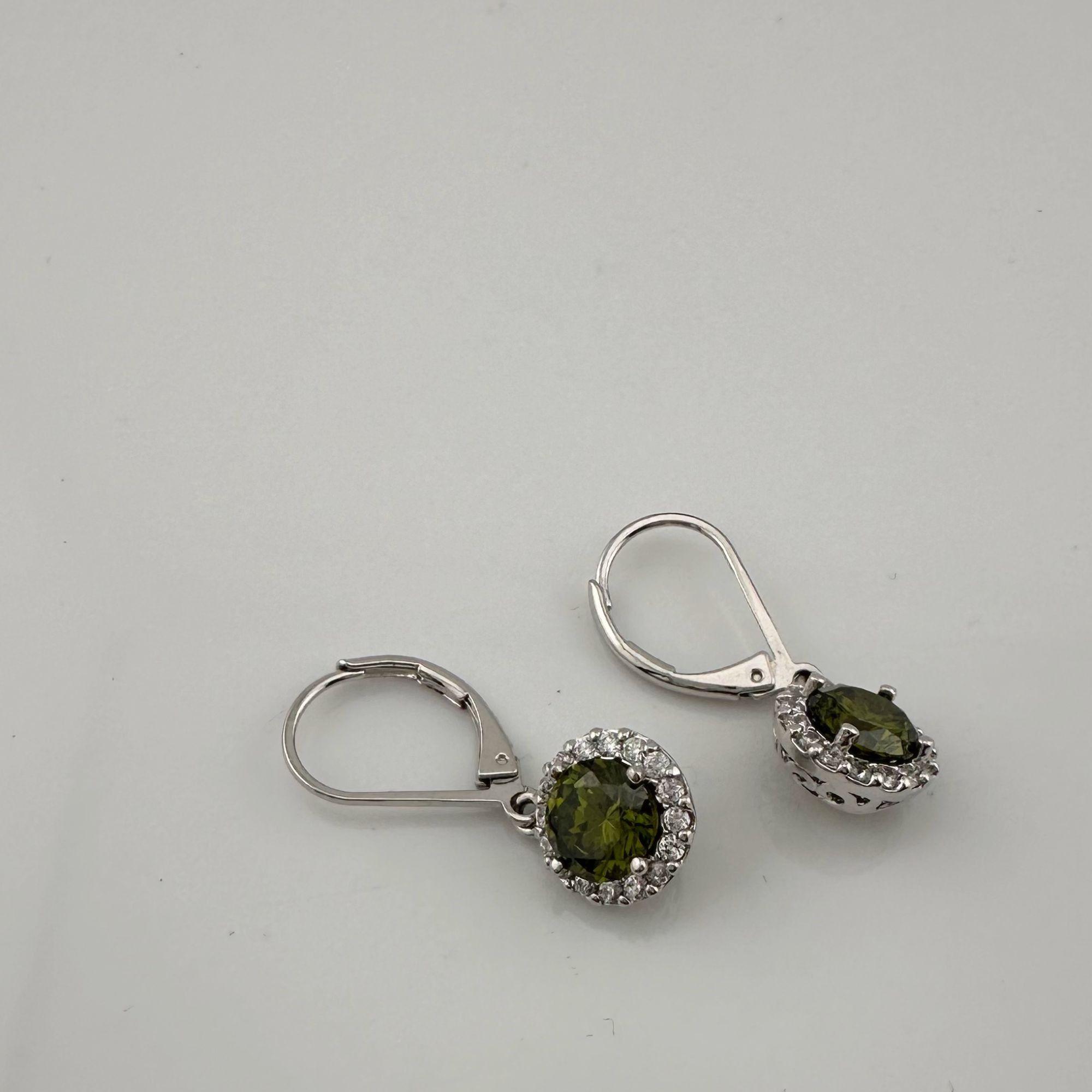 Other Beautiful Green Peridot & White Topaz Round Halo Necklace an Size ONE SIZE - 14 Thumbnail