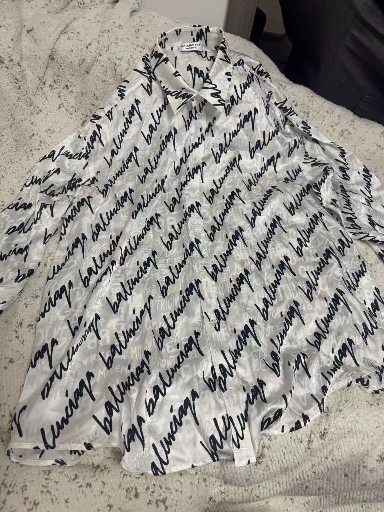 Balenciaga Balenciaga Silk Shirt 99 New Ironed Pre-Ship Size XS / US 0-2 / IT 36-38 - 1 Thumbnail