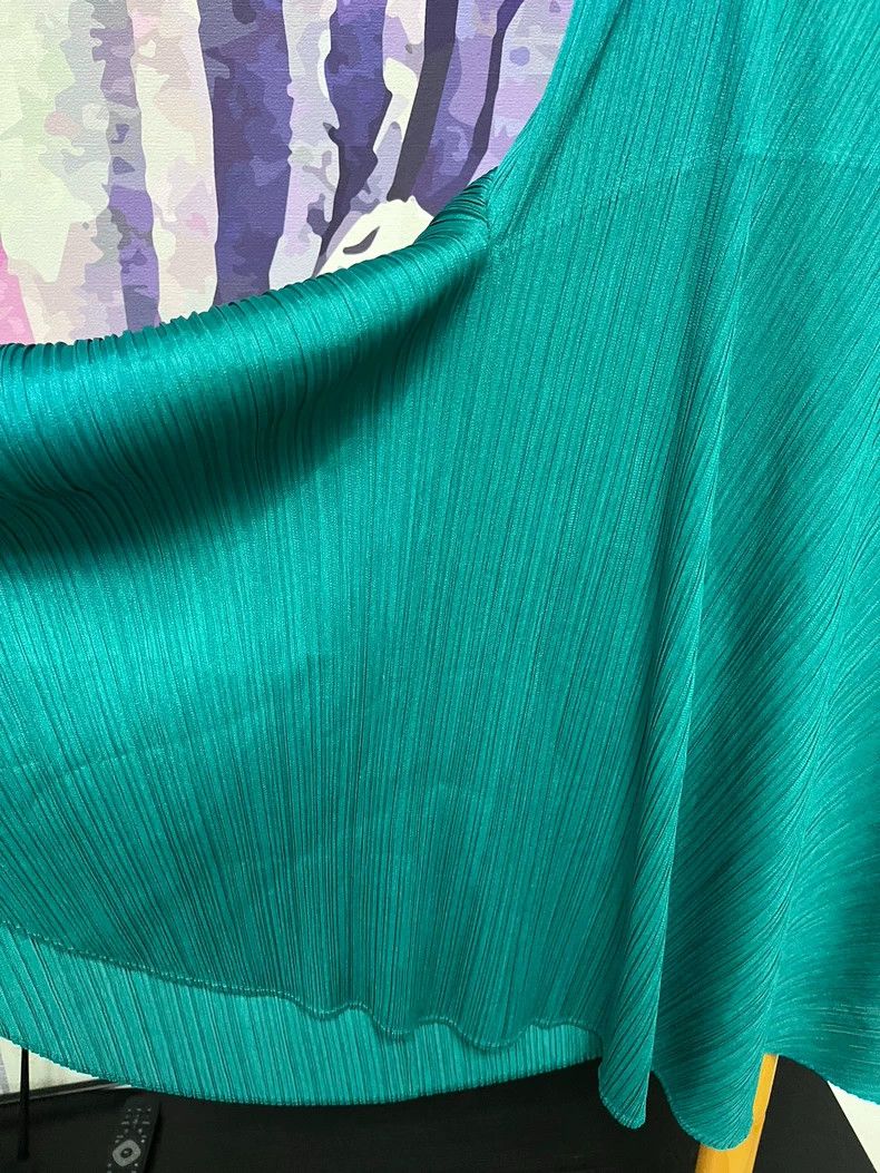 Issey Miyake Issey Miyake size:3 Peacock blue pleated skirt Size 23" - 2 Thumbnail