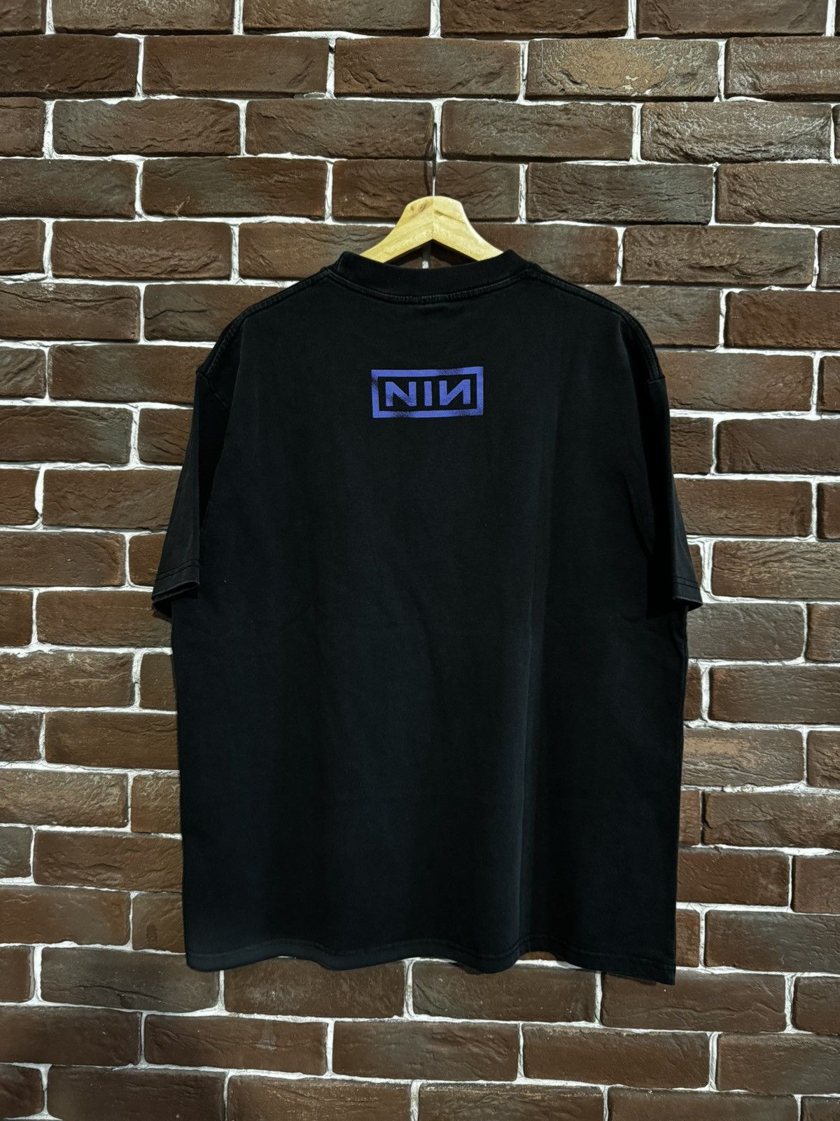 Band Tees Vintage 90s Nine Inch Nails Fragile Rock Band Rare Tshirt Size US L / EU 52-54 / 3 - 2 Thumbnail
