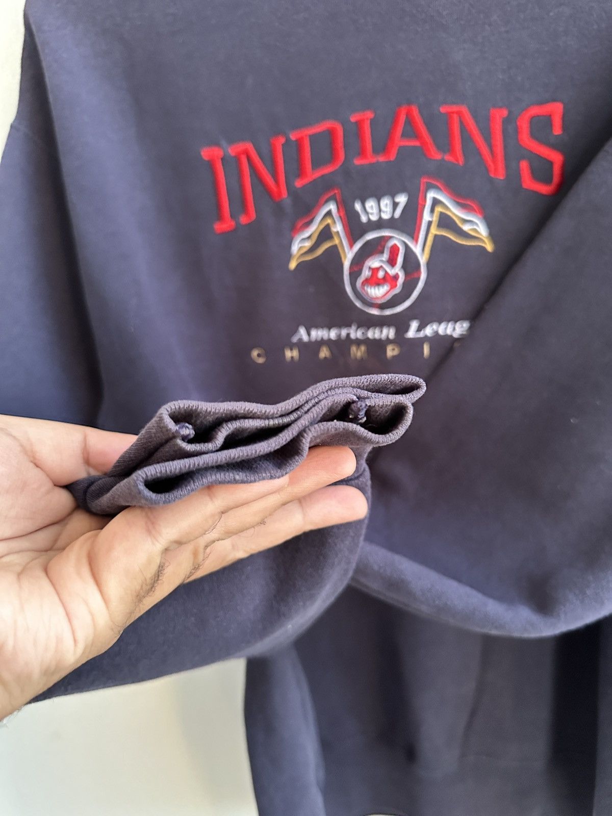 Vintage vintage 1997 cleveland indians embroidered logo sweatshirts Size US M / EU 48-50 / 2 - 7 Thumbnail