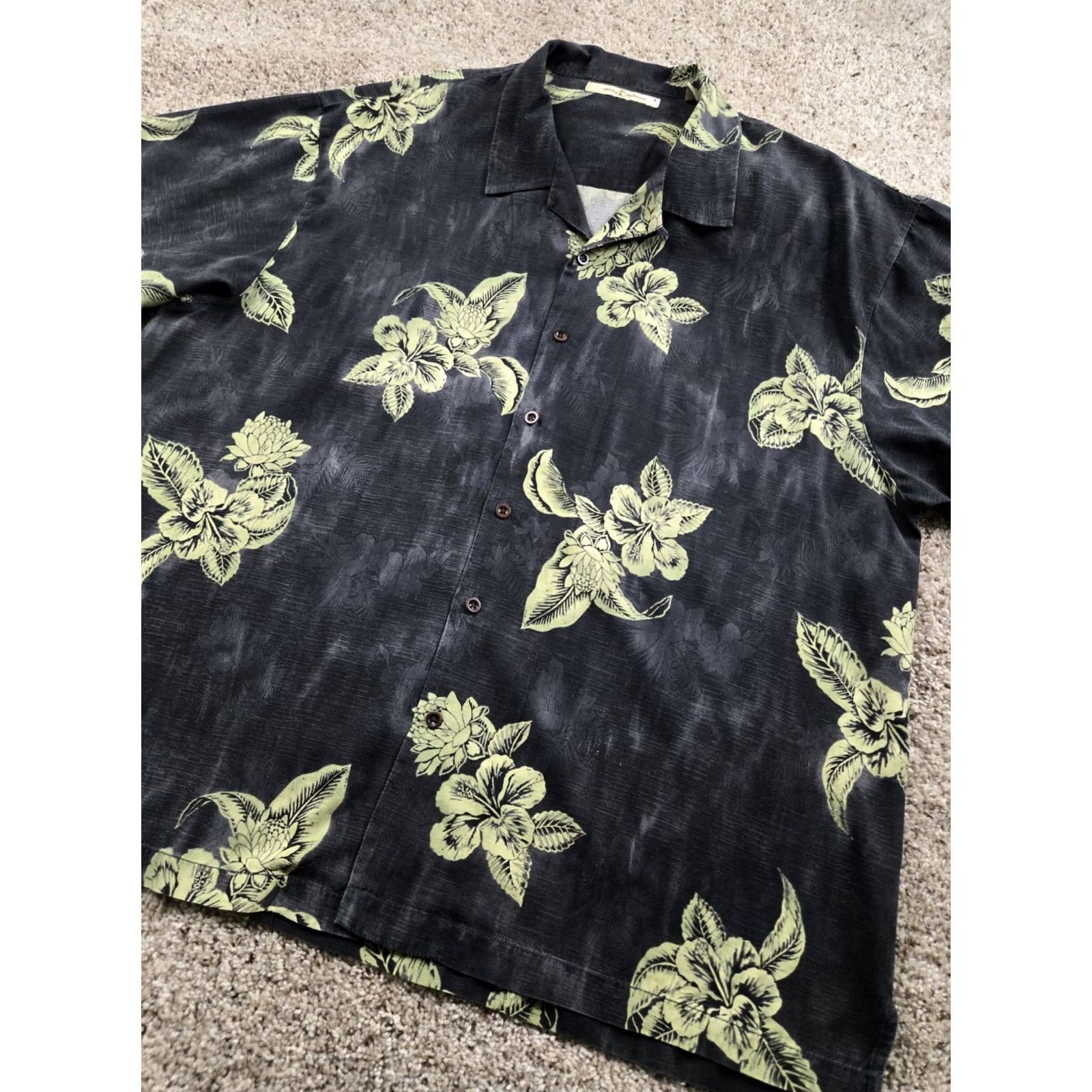Tommy Bahama Tommy Bahama Shirt Mens 2XL Black Floral Hibiscus Button Up Camp Casual Size US XXL / EU 58 / 5 - 2 Thumbnail