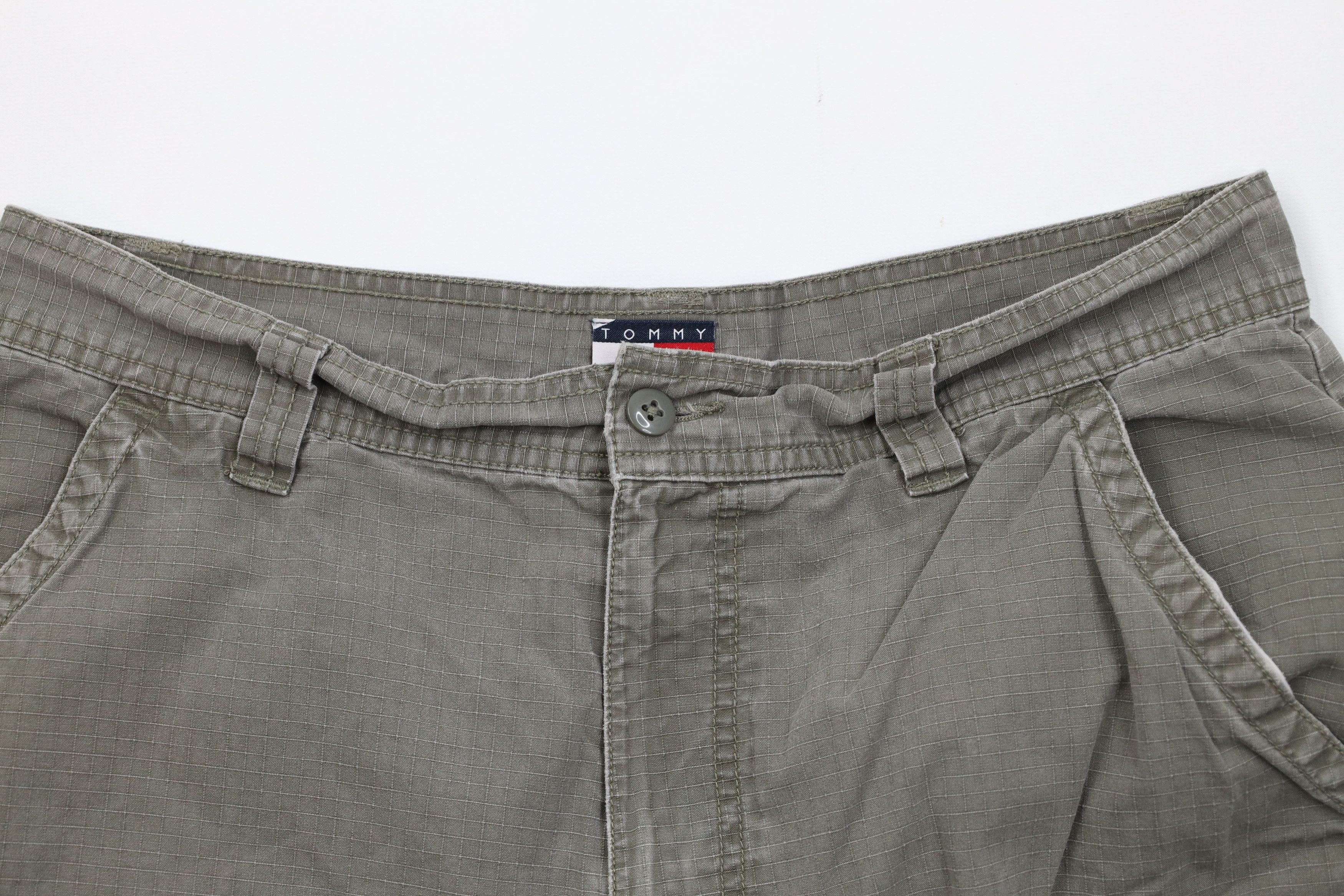 Tommy Hilfiger Vintage 90s Y2K Tommy Hilfiger Cargo Shorts Olive Green Size US 32 / EU 48 - 2 Thumbnail