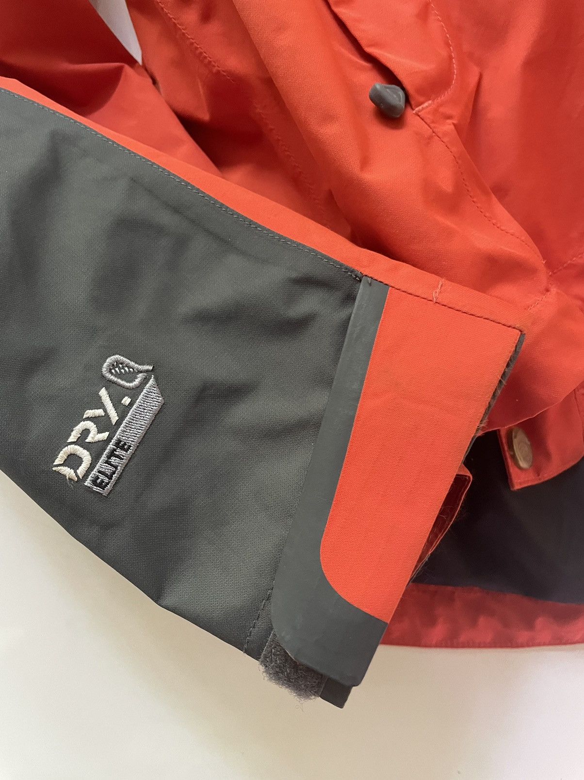 Mountain Hardwear 💥💥 Mountain Hardwear Raincoat (Orange) Size US M / EU 48-50 / 2 - 5 Thumbnail
