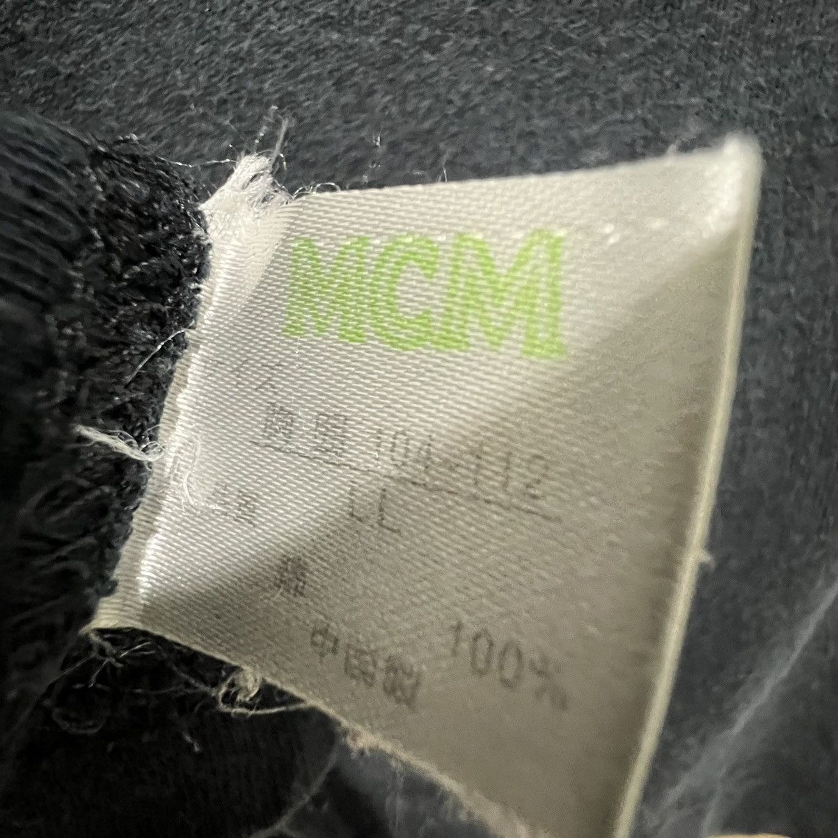 Vintage MCM Long Sleeve Very Nice Design👍👍👍👍 Size US XL / EU 56 / 4 - 6 Thumbnail