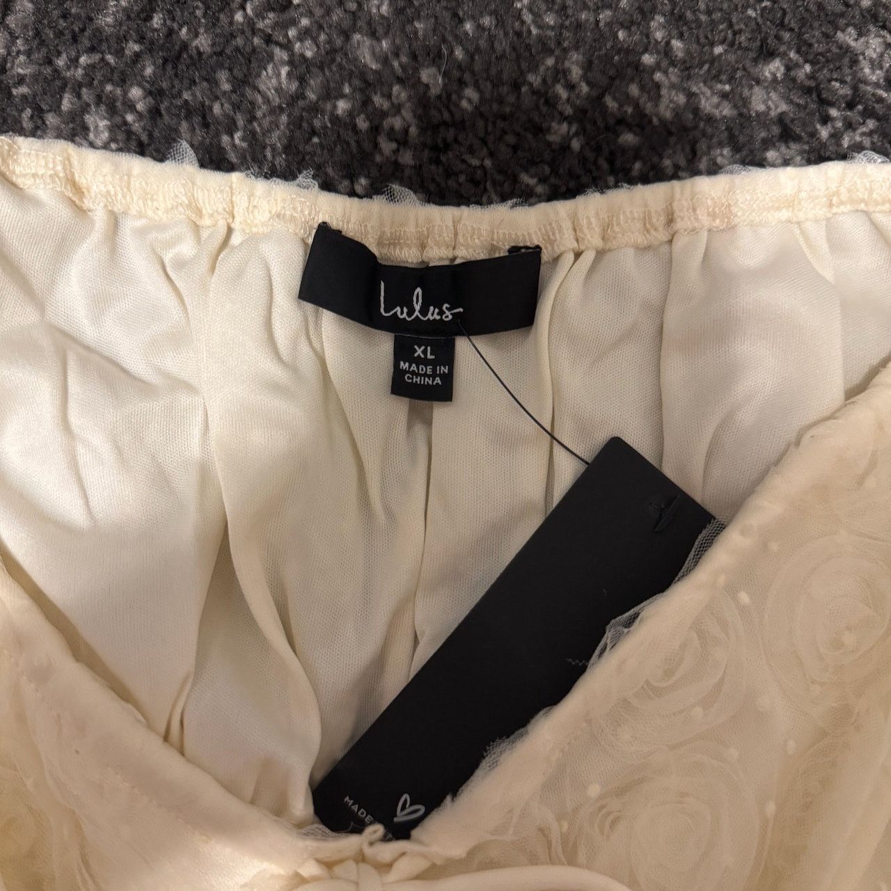 PRINCESS POLLY NWT Lulus White Puff Sleeve Rosette Top Size XL / US 12-14 / IT 48-50 - 5 Thumbnail