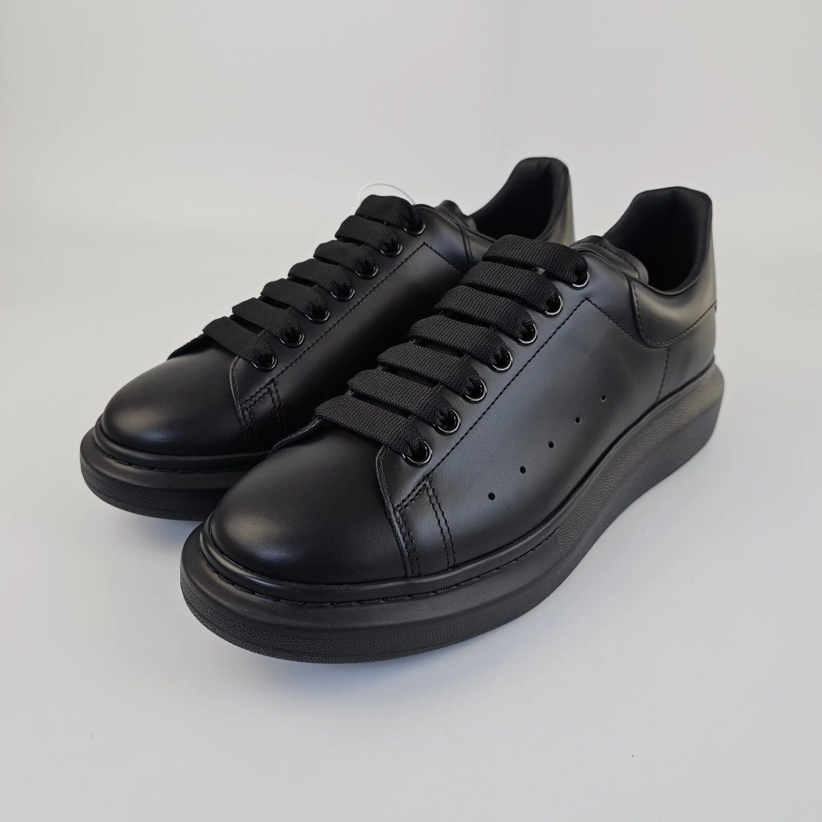 Alexander McQueen ALEXANDER MCQUEEN Oversized Men's Black Sneakers New Size US 6 / EU 39 - 1 Thumbnail