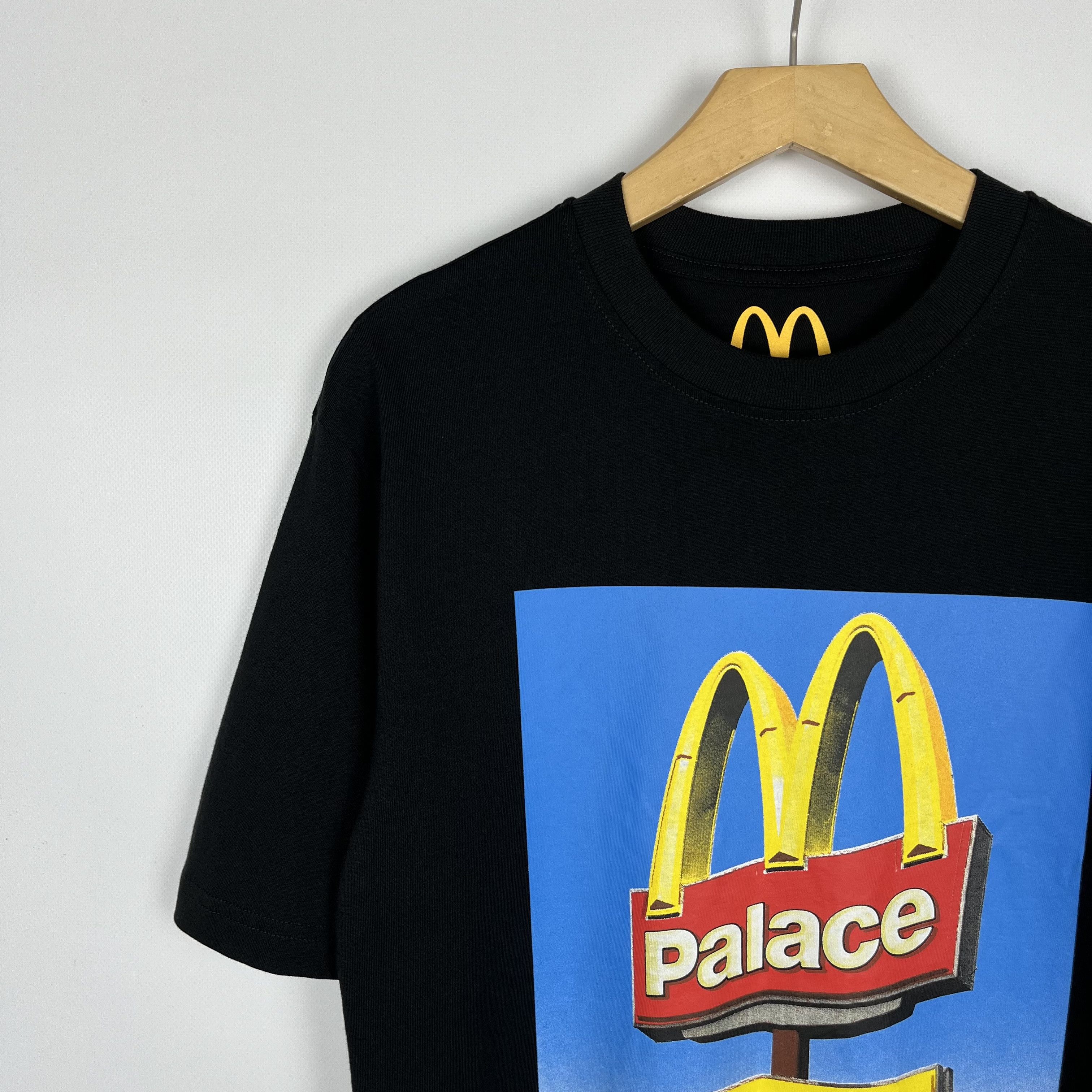 Palace NWOT Palace X McDonald’s Sign Big Logo T Shirt Size US S / EU 44-46 / 1 - 3 Thumbnail