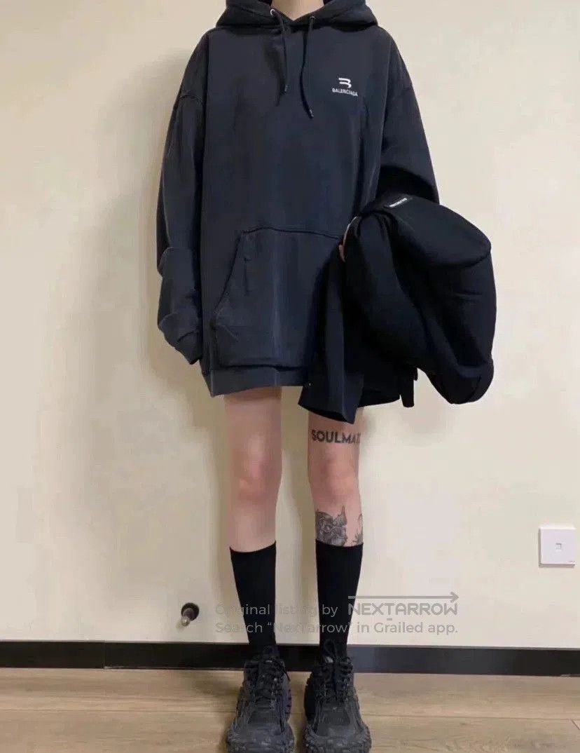 Balenciaga balenciaga black double hook hoodie sweatshirt. Size US S / EU 44-46 / 1 - 4 Thumbnail